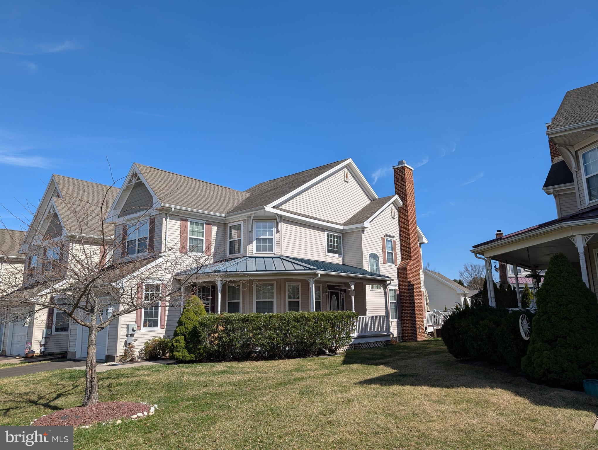 IVYLAND VILLAGE - Residential Lease