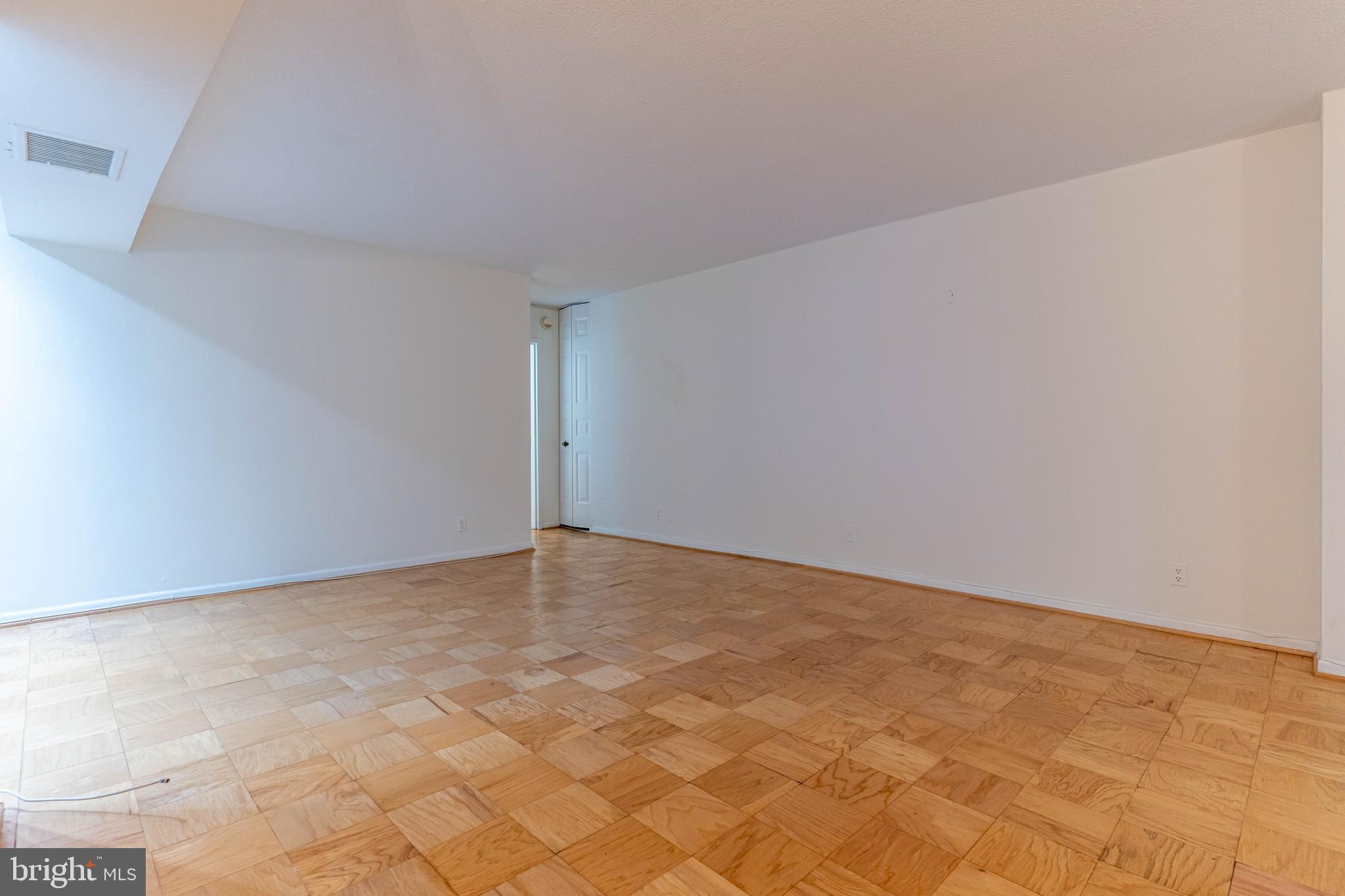 FRIENDSHIP HEIGHTS - Residential Lease