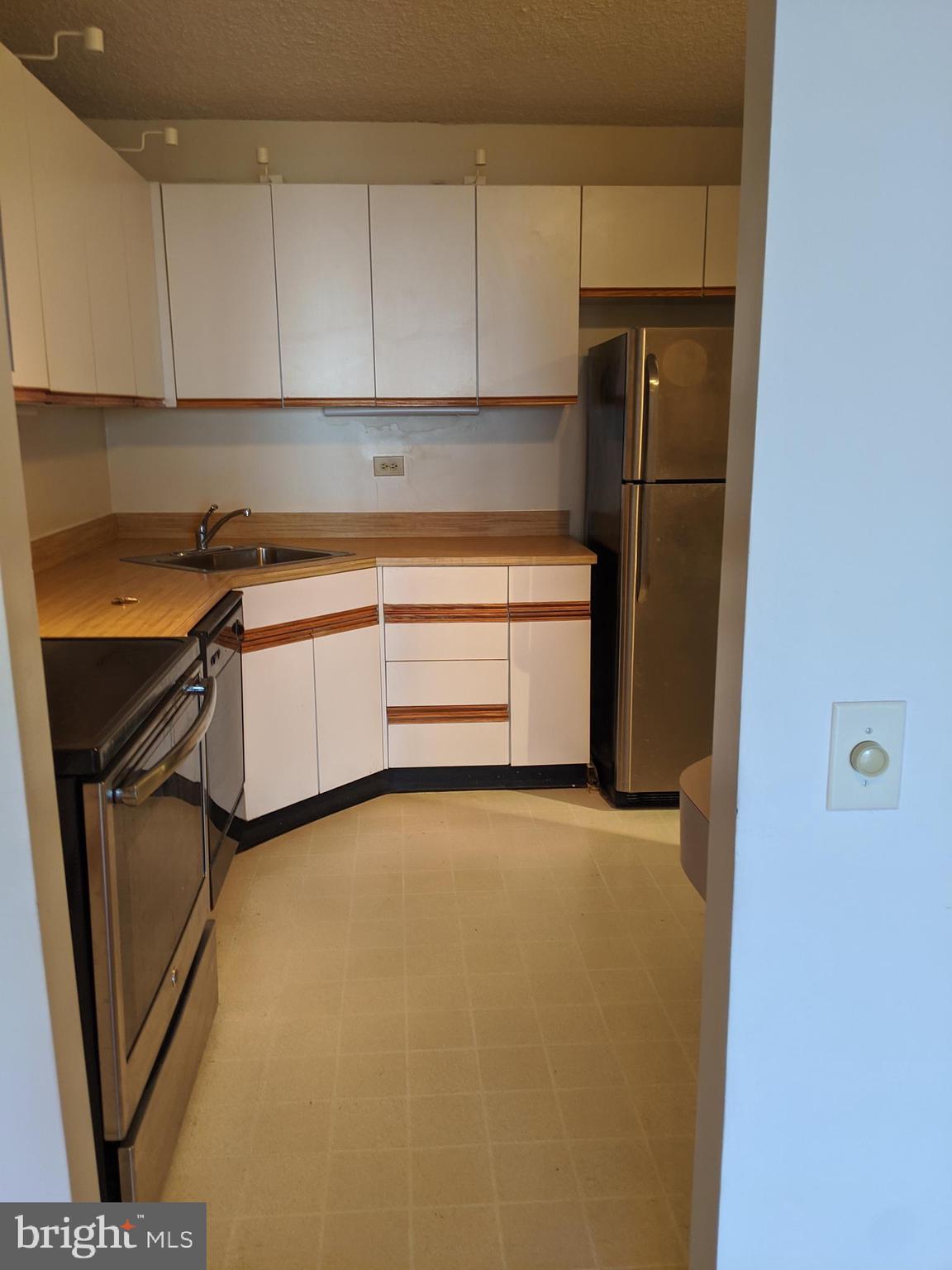 WASHINGTON SQ WEST - Residential Lease