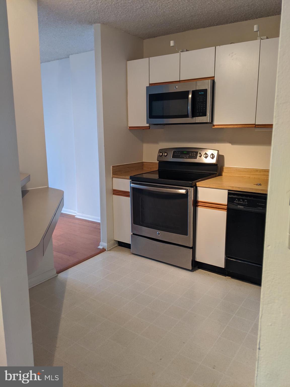 WASHINGTON SQ WEST - Residential Lease