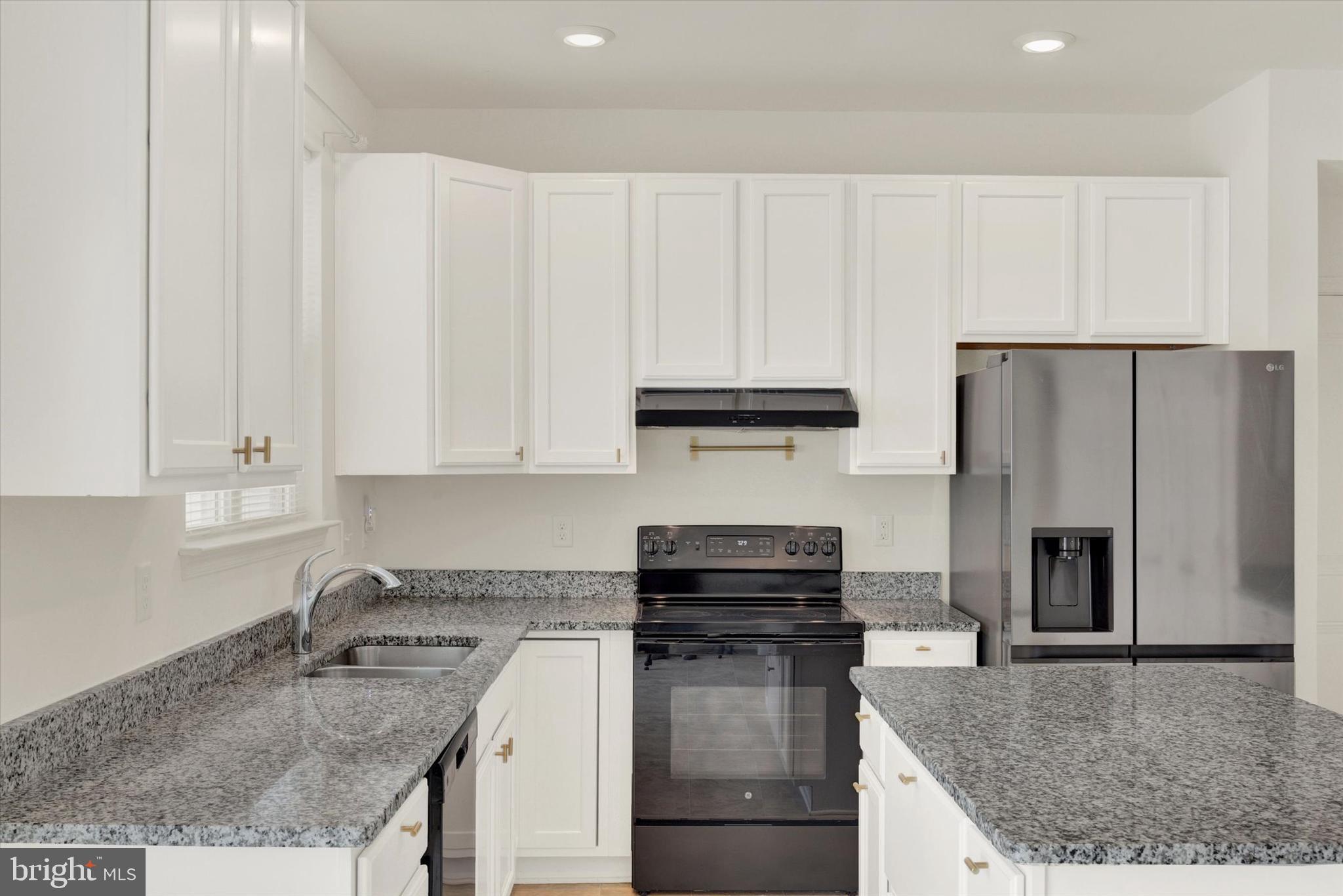 LEXINGTON ESTATES - Residential