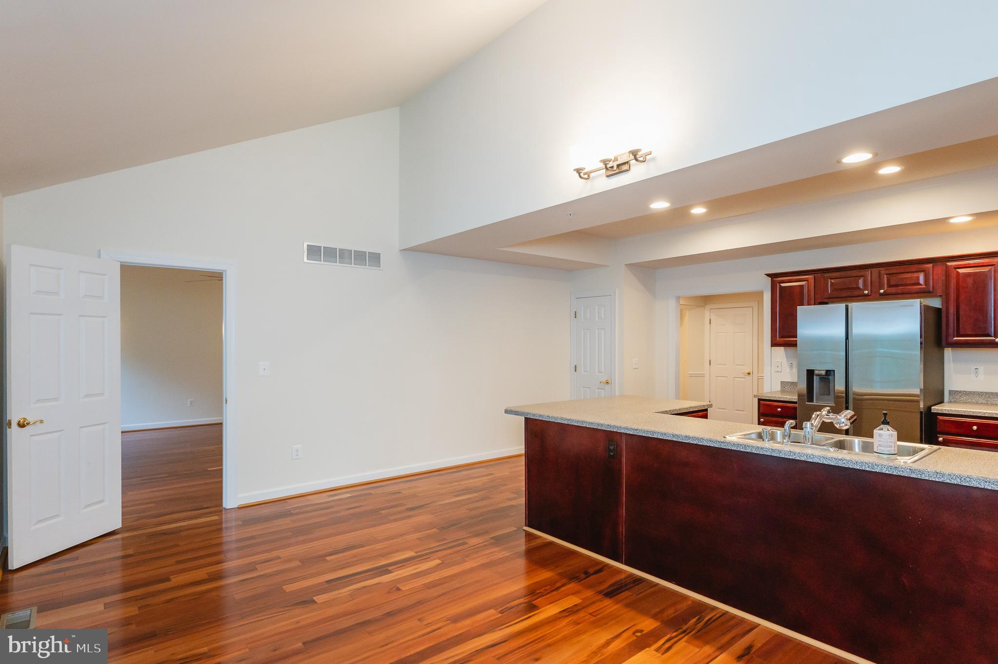 BARRINGTON - Residential Lease