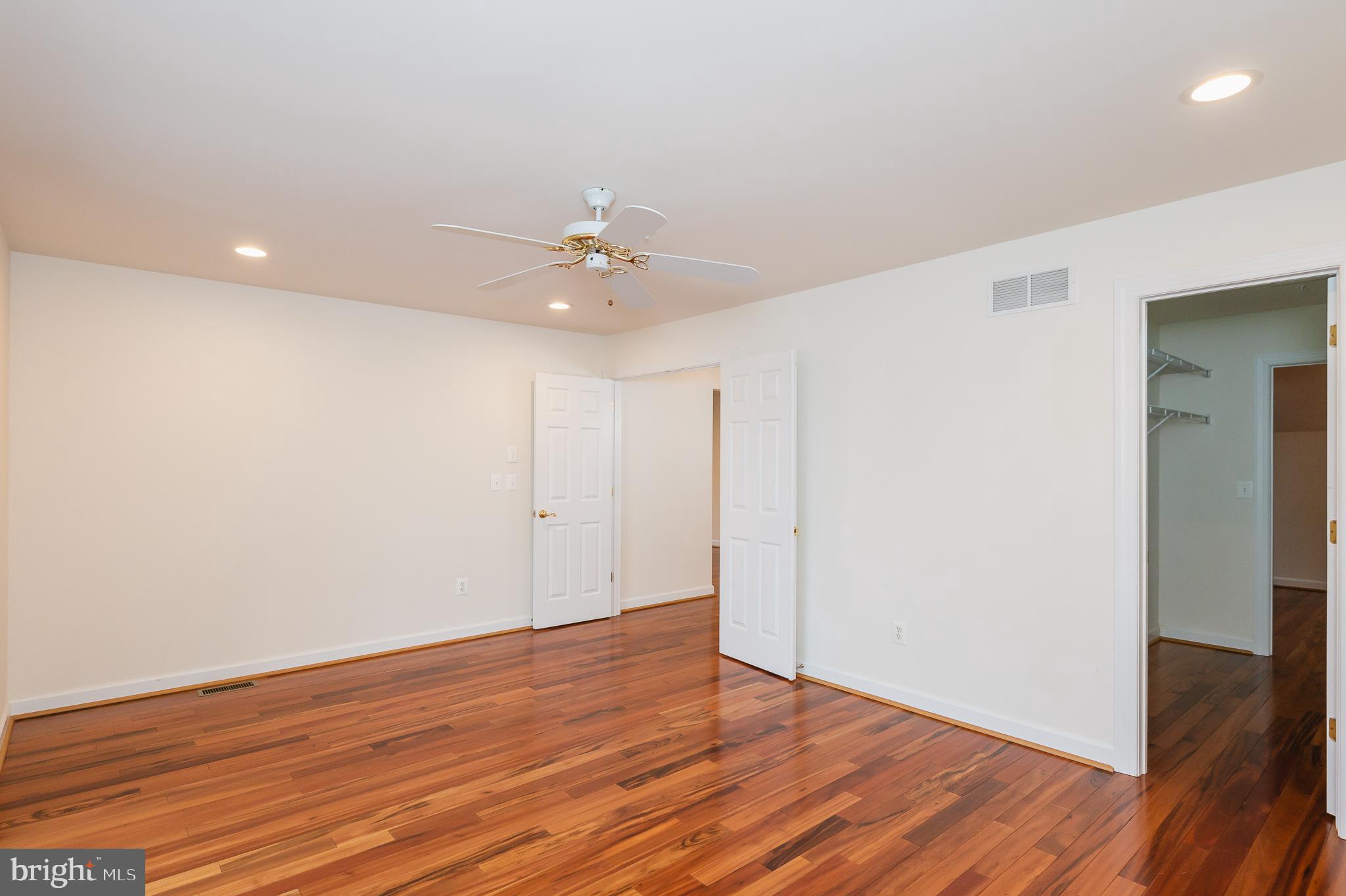 BARRINGTON - Residential Lease