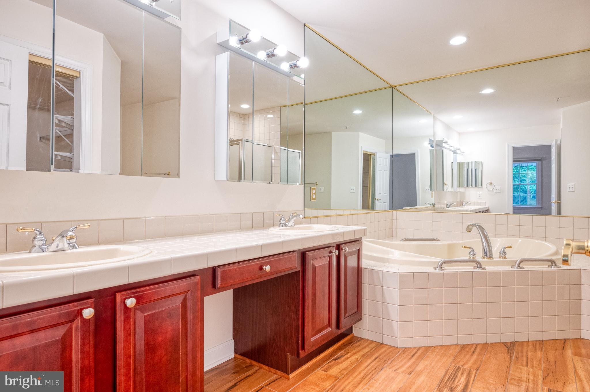 BARRINGTON - Residential Lease