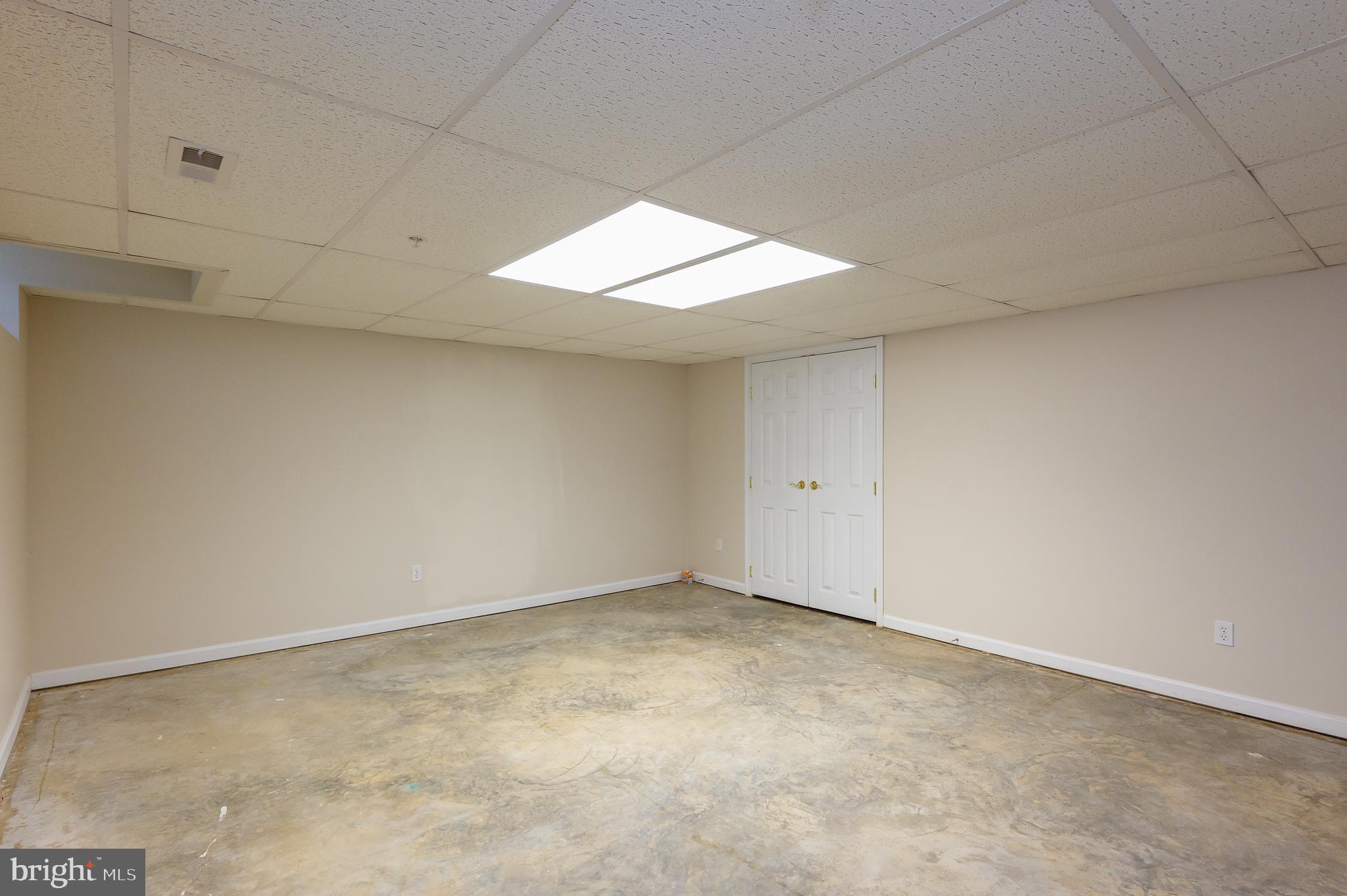 BARRINGTON - Residential Lease