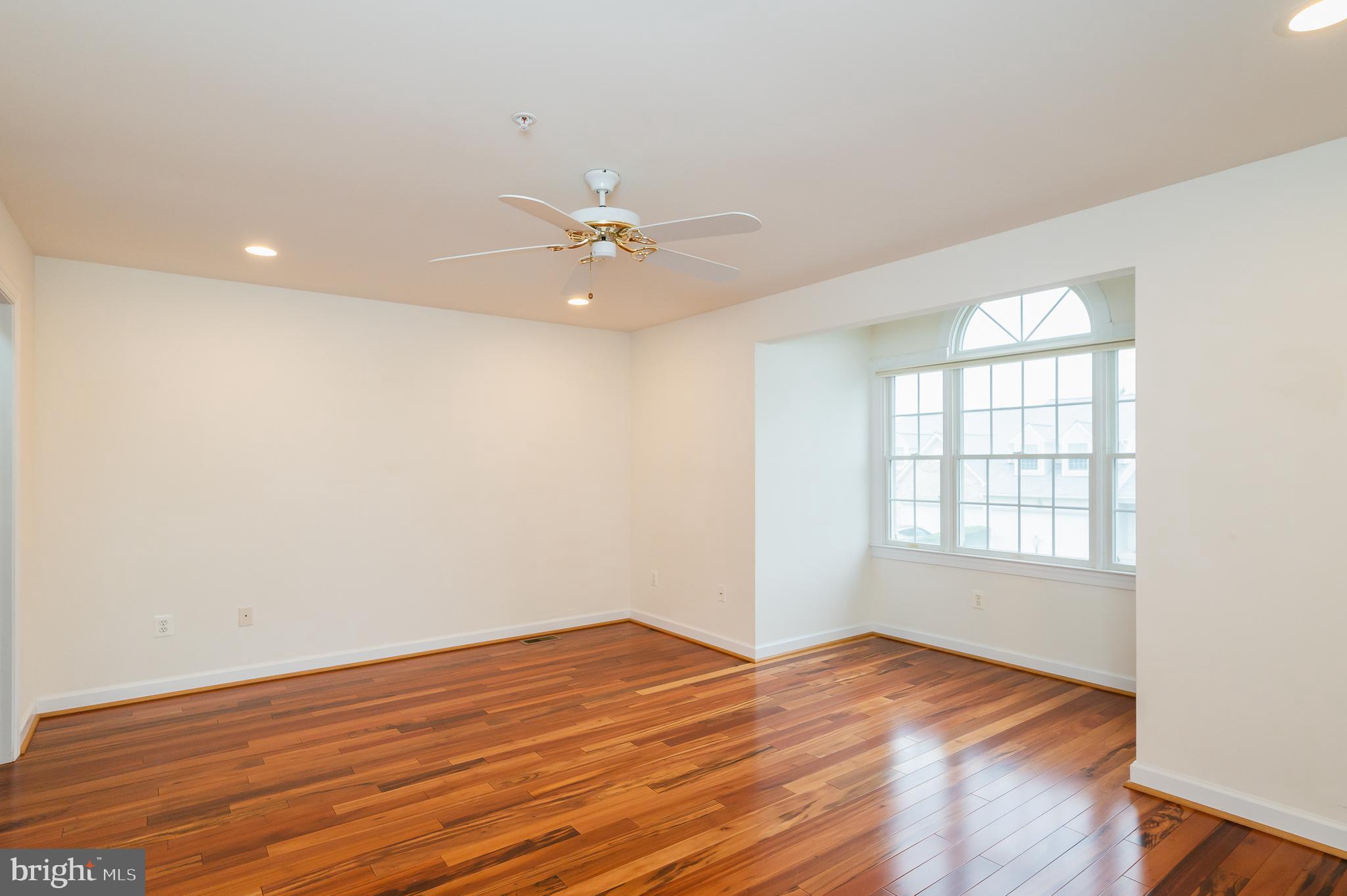 BARRINGTON - Residential Lease