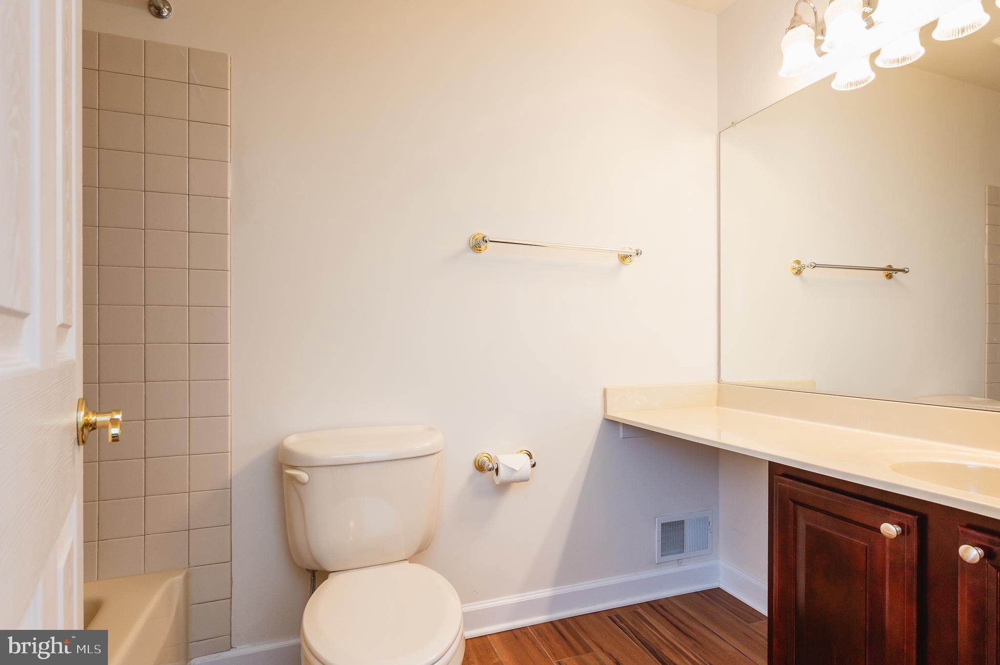 BARRINGTON - Residential Lease