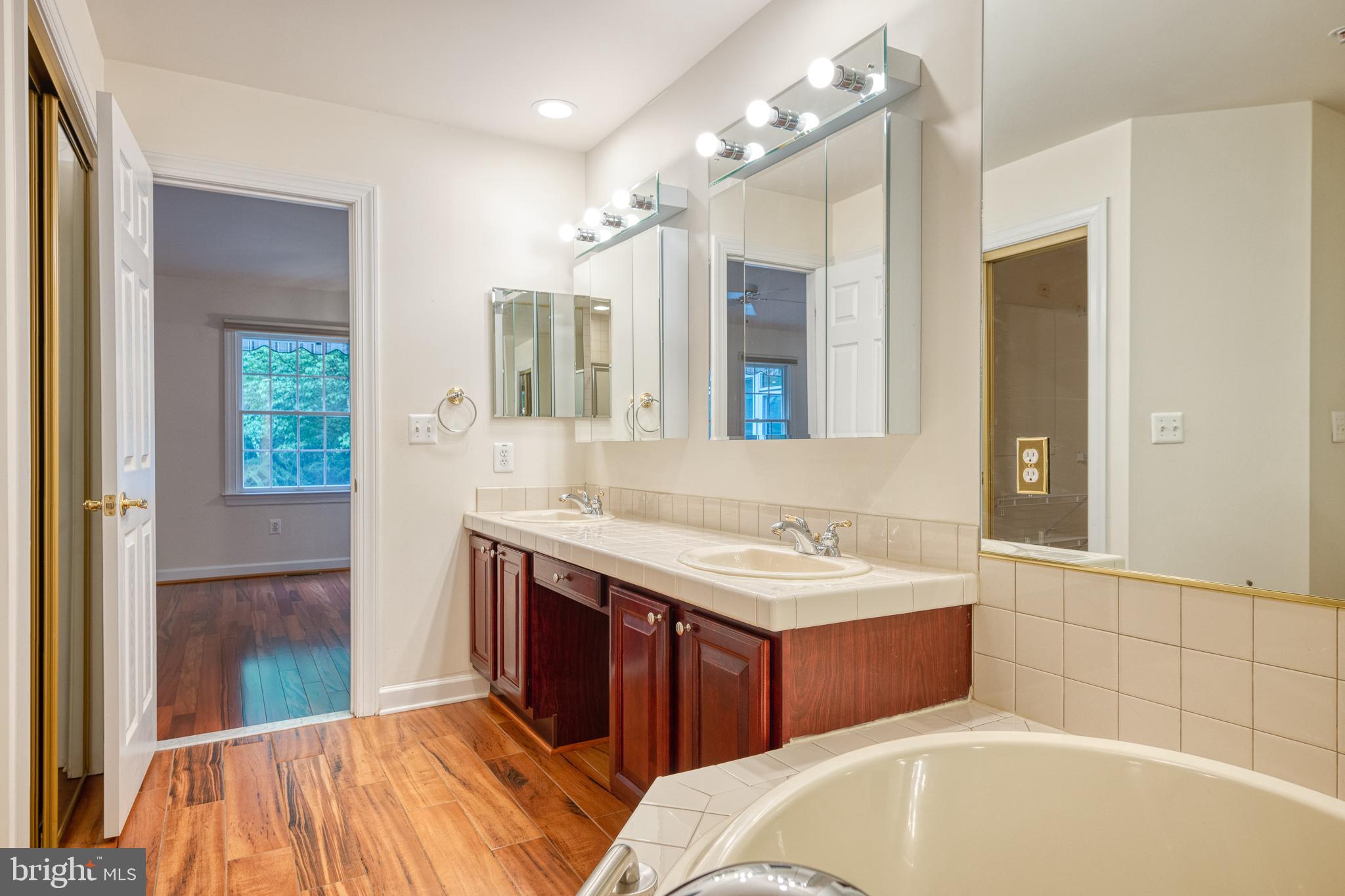 BARRINGTON - Residential Lease