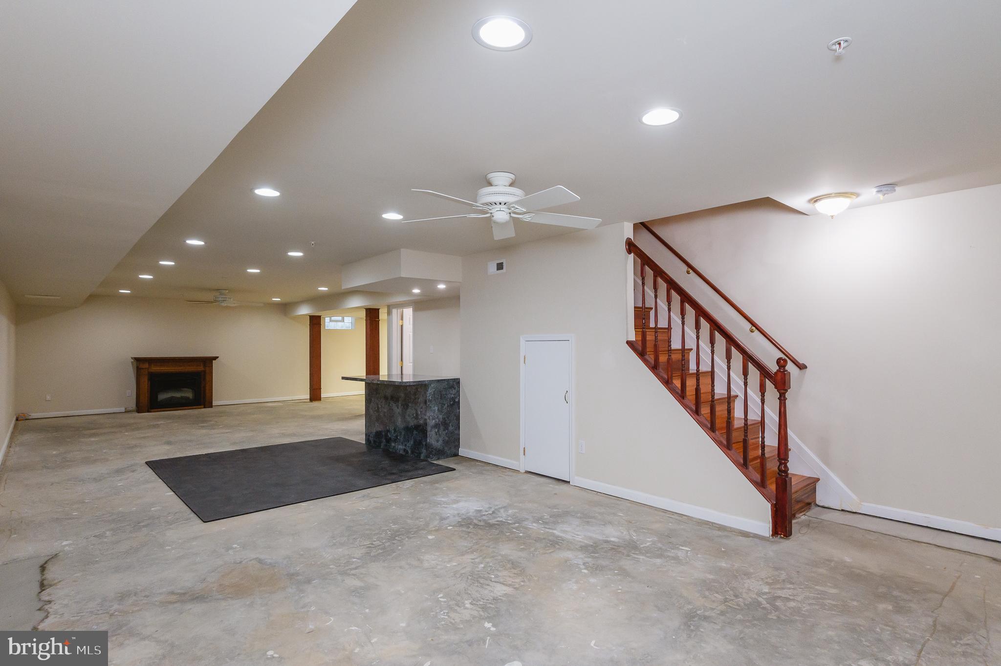 BARRINGTON - Residential Lease