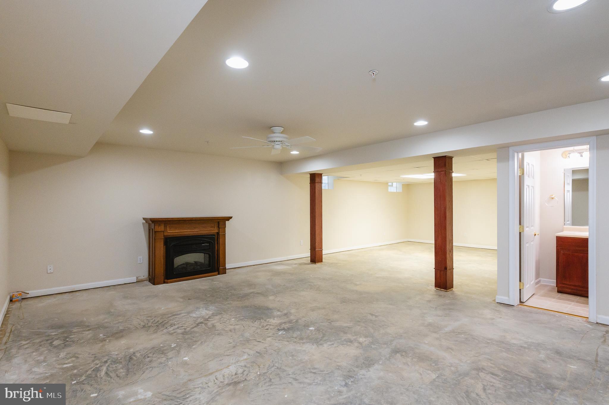 BARRINGTON - Residential Lease