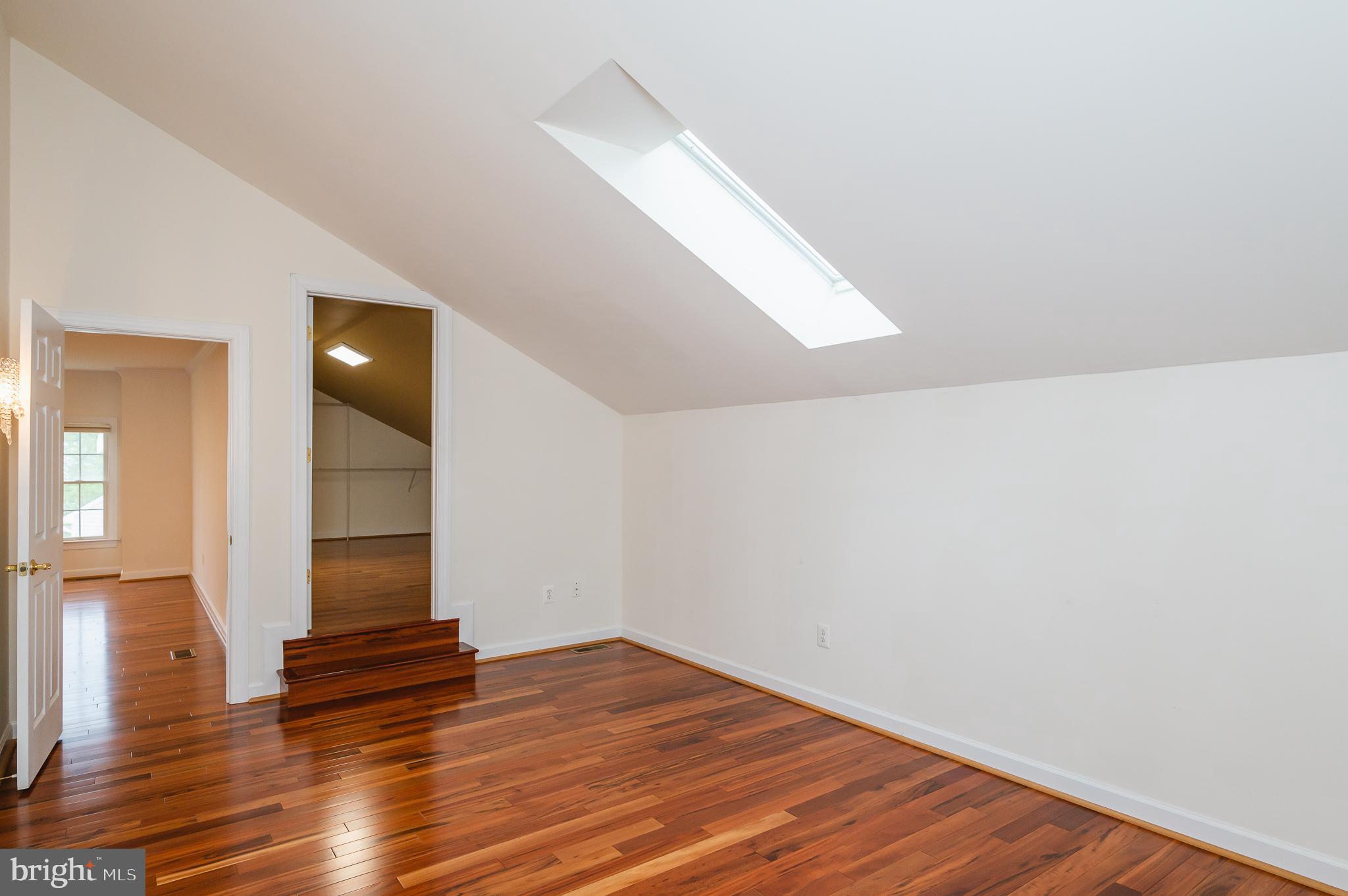 BARRINGTON - Residential Lease