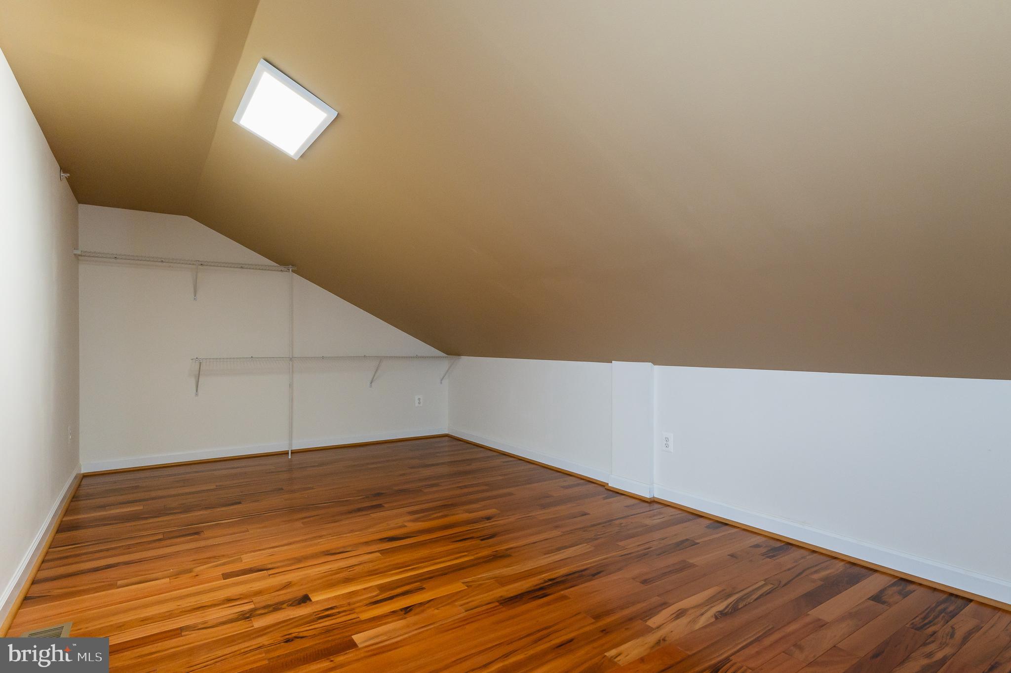 BARRINGTON - Residential Lease