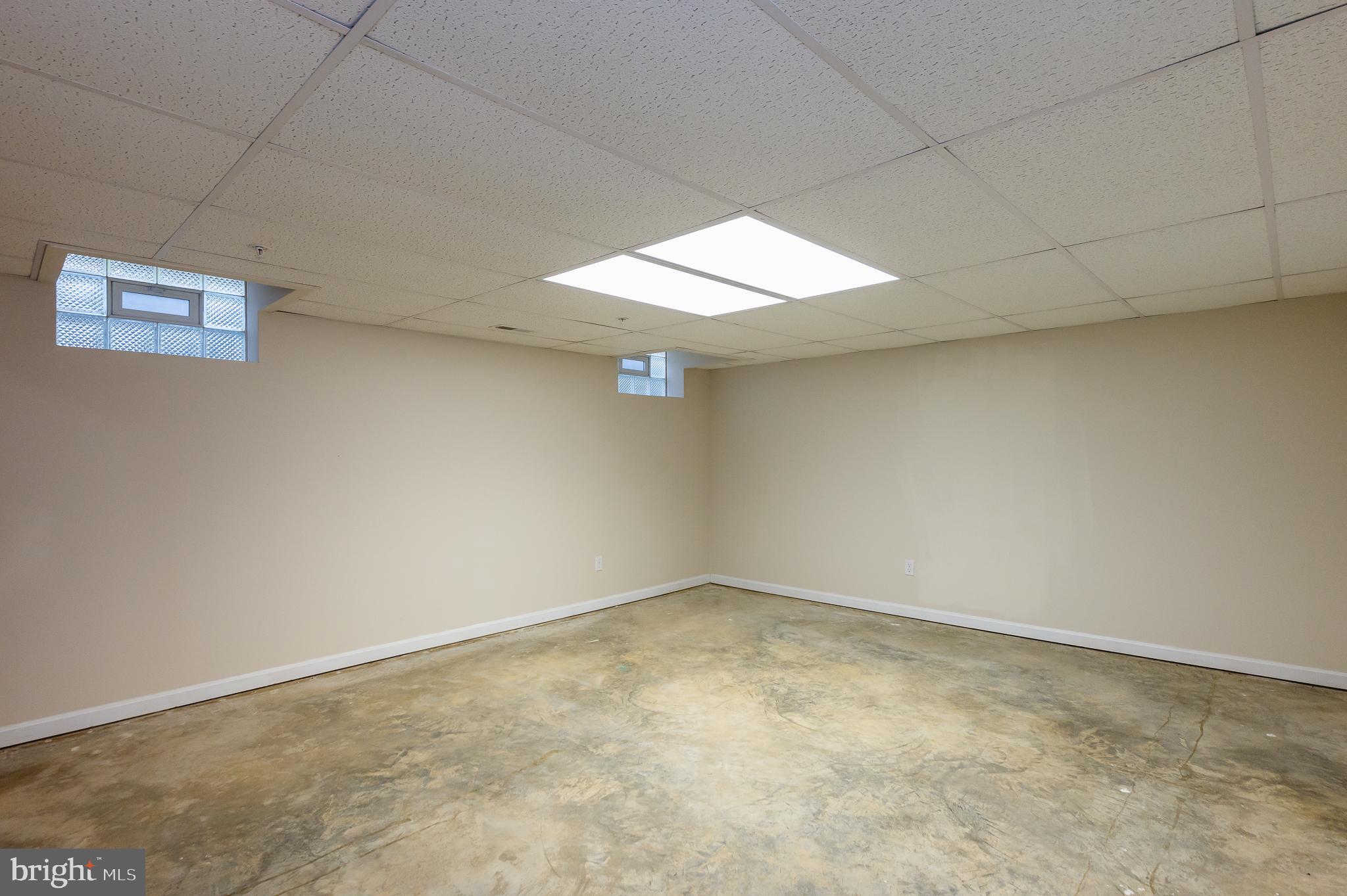 BARRINGTON - Residential Lease