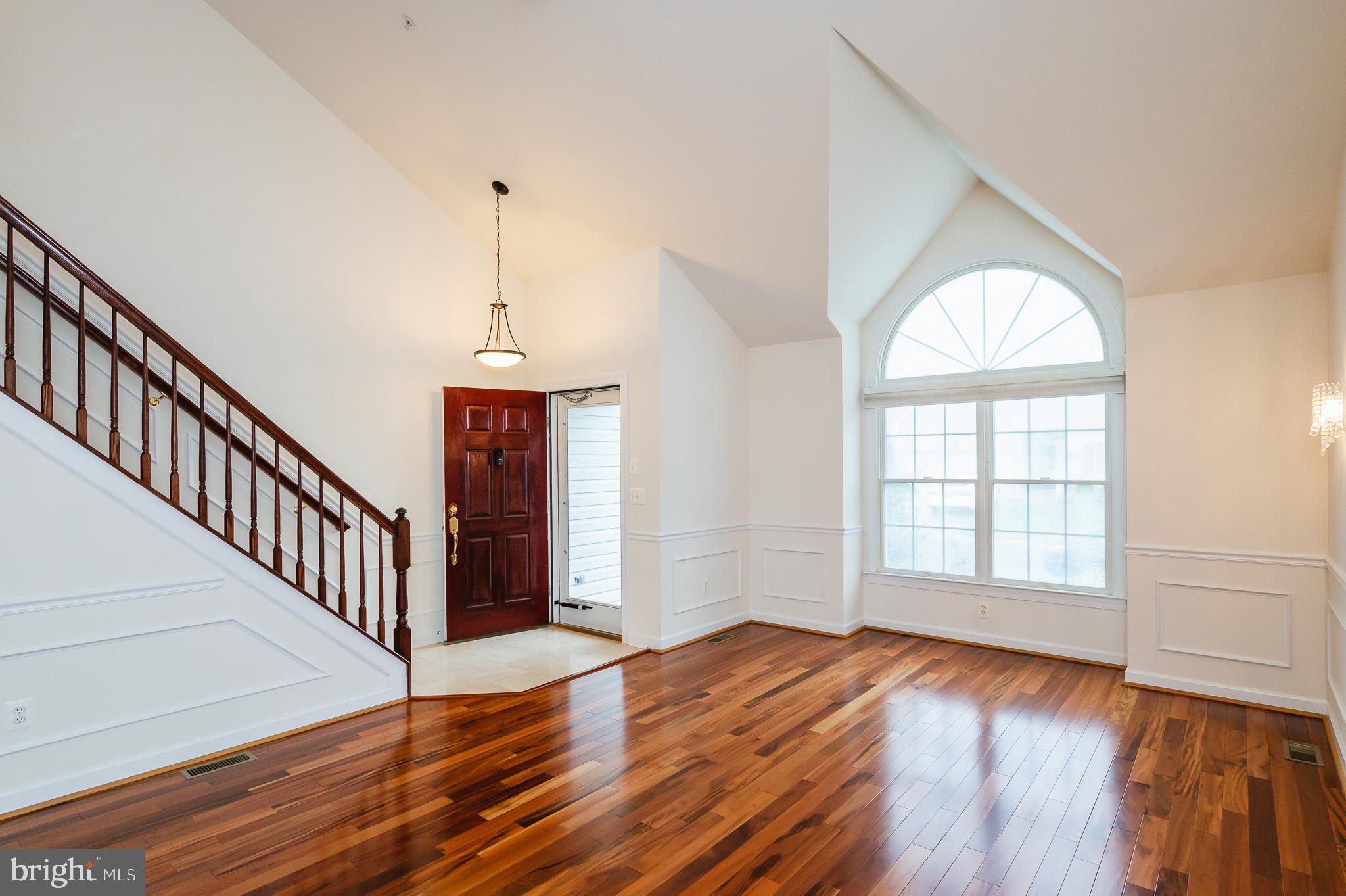 BARRINGTON - Residential Lease