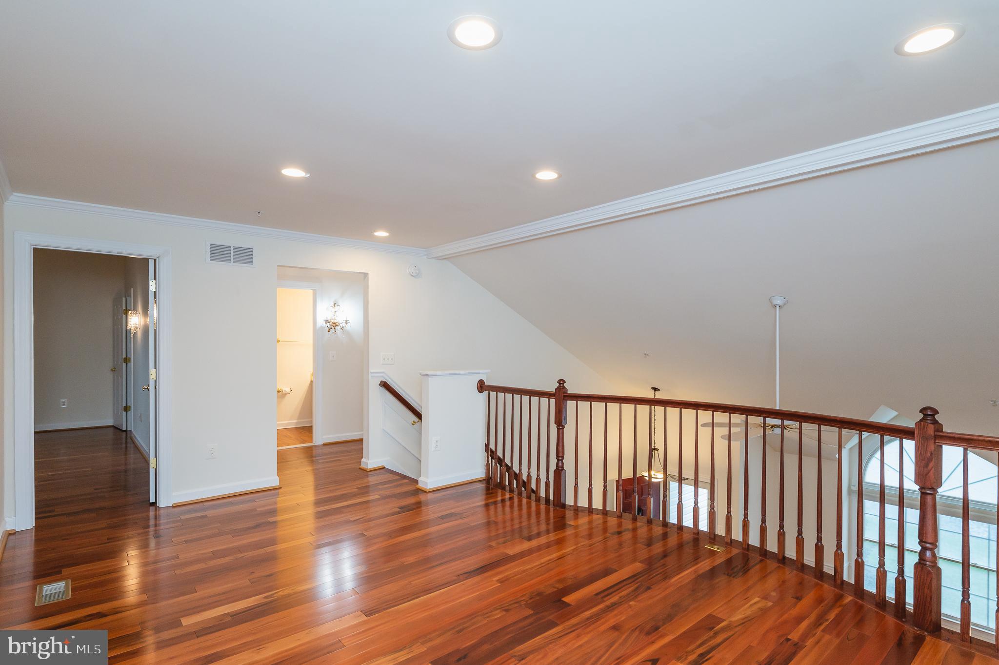 BARRINGTON - Residential Lease