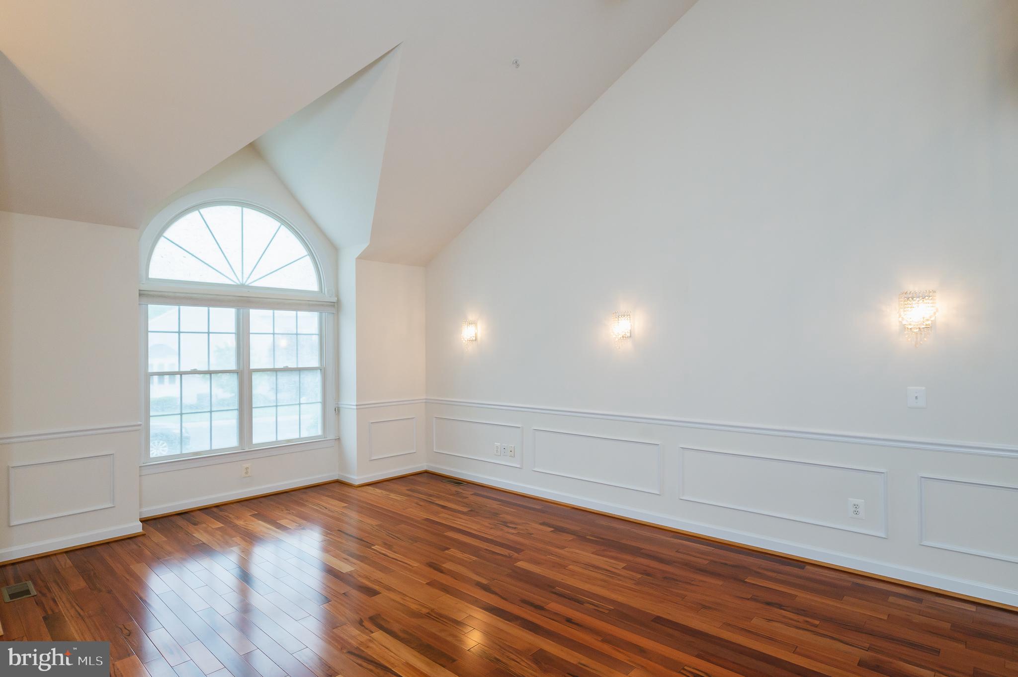 BARRINGTON - Residential Lease