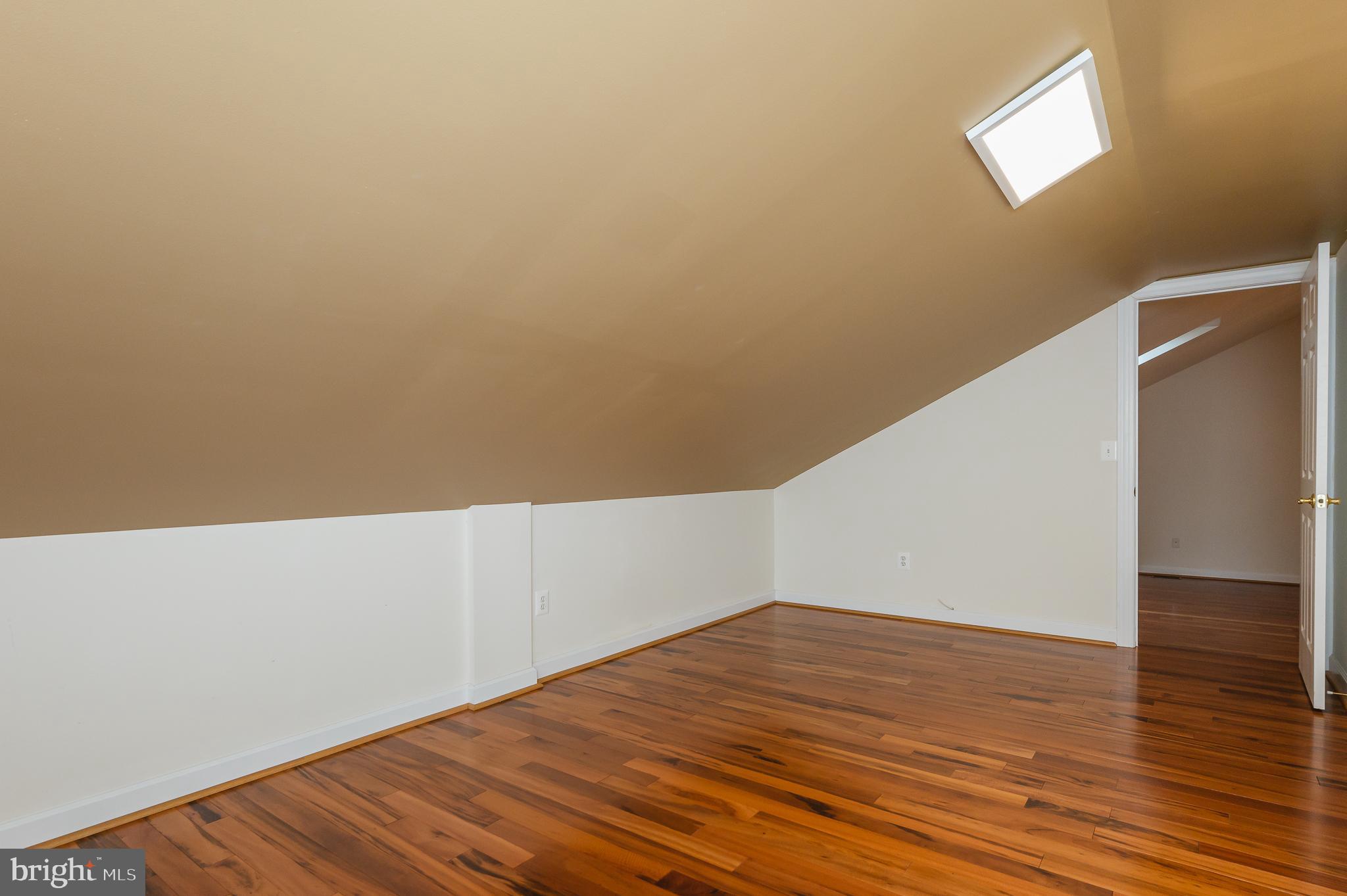 BARRINGTON - Residential Lease