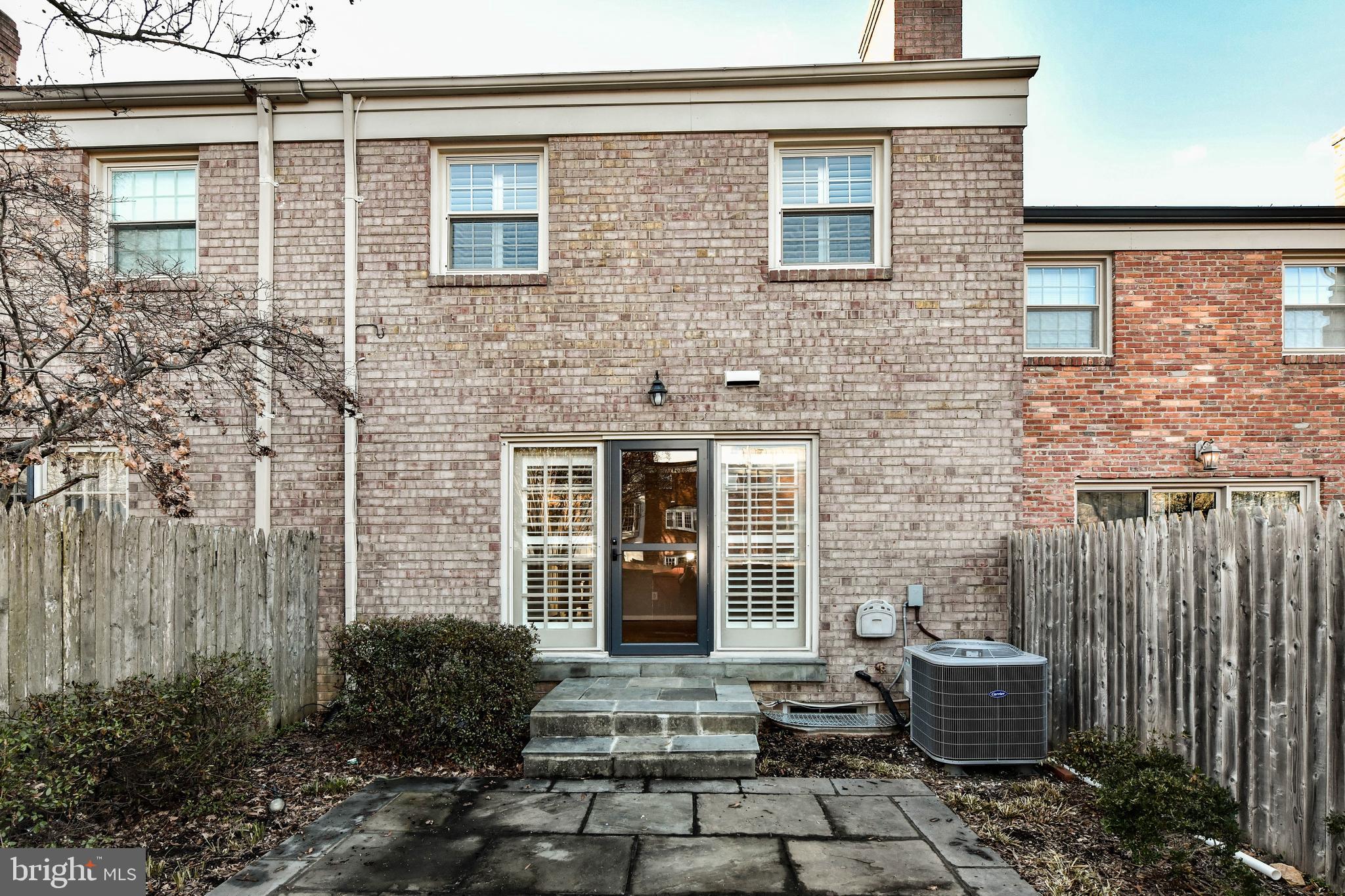 KINGS MANOR TOWNE HOUSES - Residential Lease