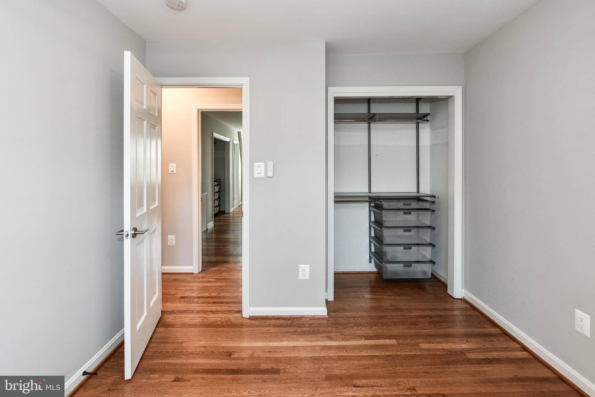 KINGS MANOR TOWNE HOUSES - Residential Lease