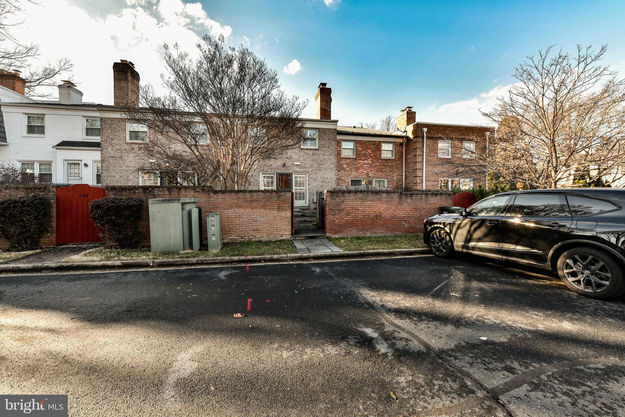 KINGS MANOR TOWNE HOUSES - Residential Lease