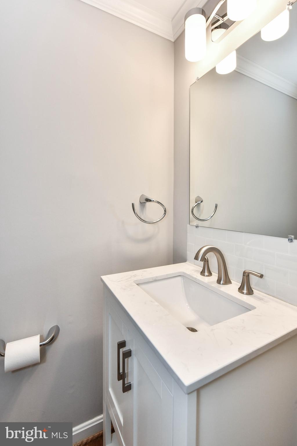 KINGS MANOR TOWNE HOUSES - Residential Lease