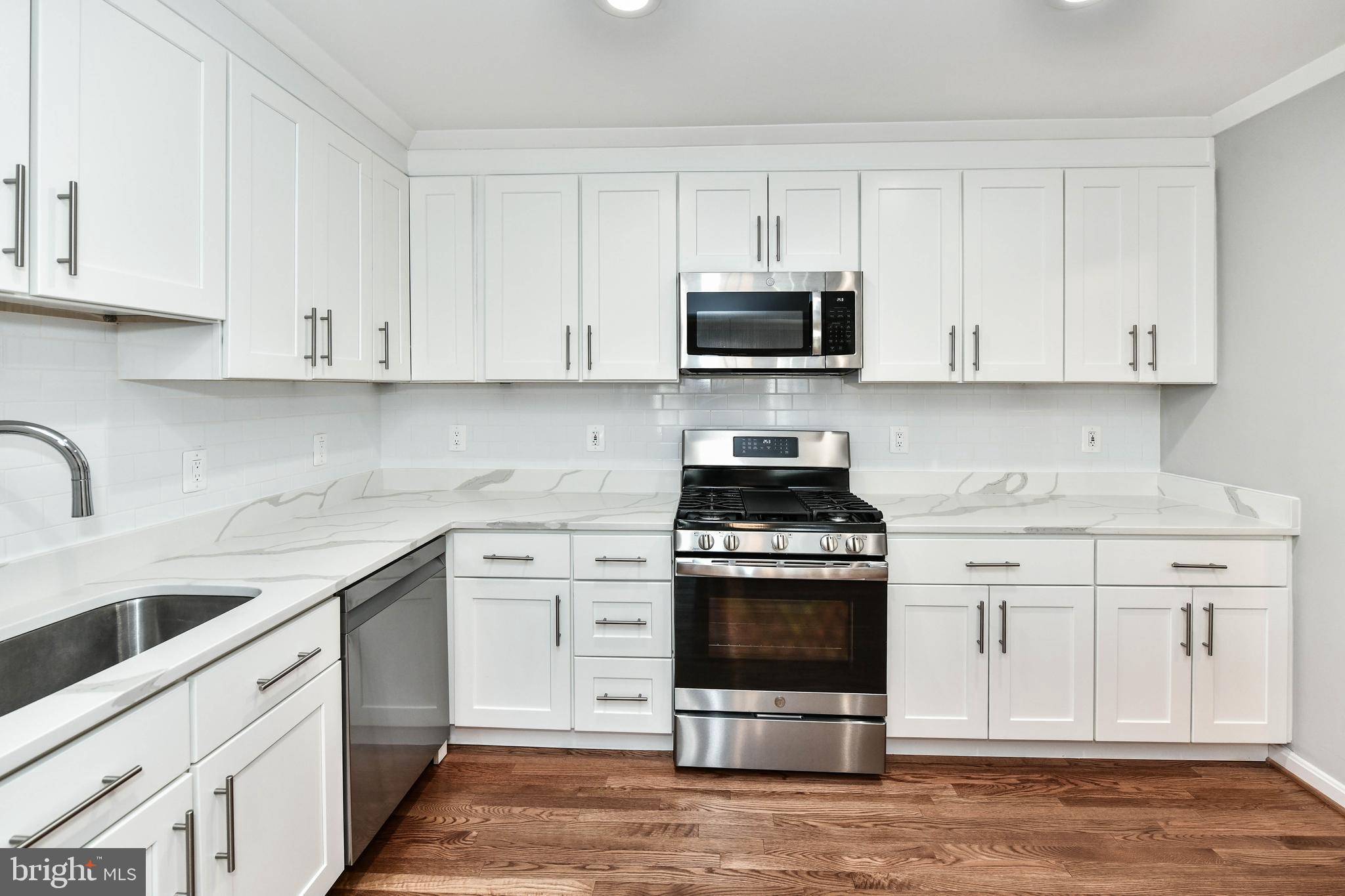 KINGS MANOR TOWNE HOUSES - Residential Lease