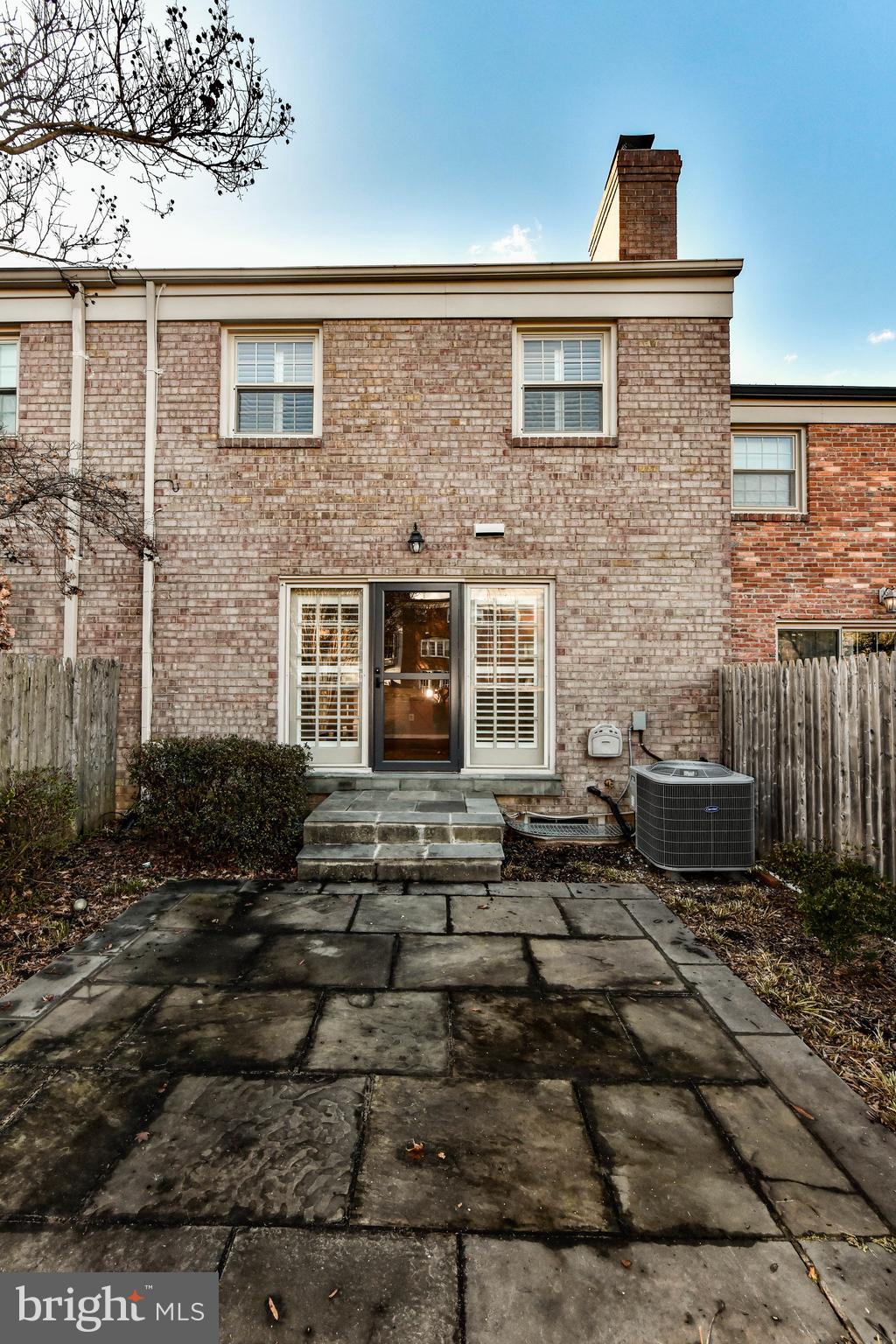 KINGS MANOR TOWNE HOUSES - Residential Lease