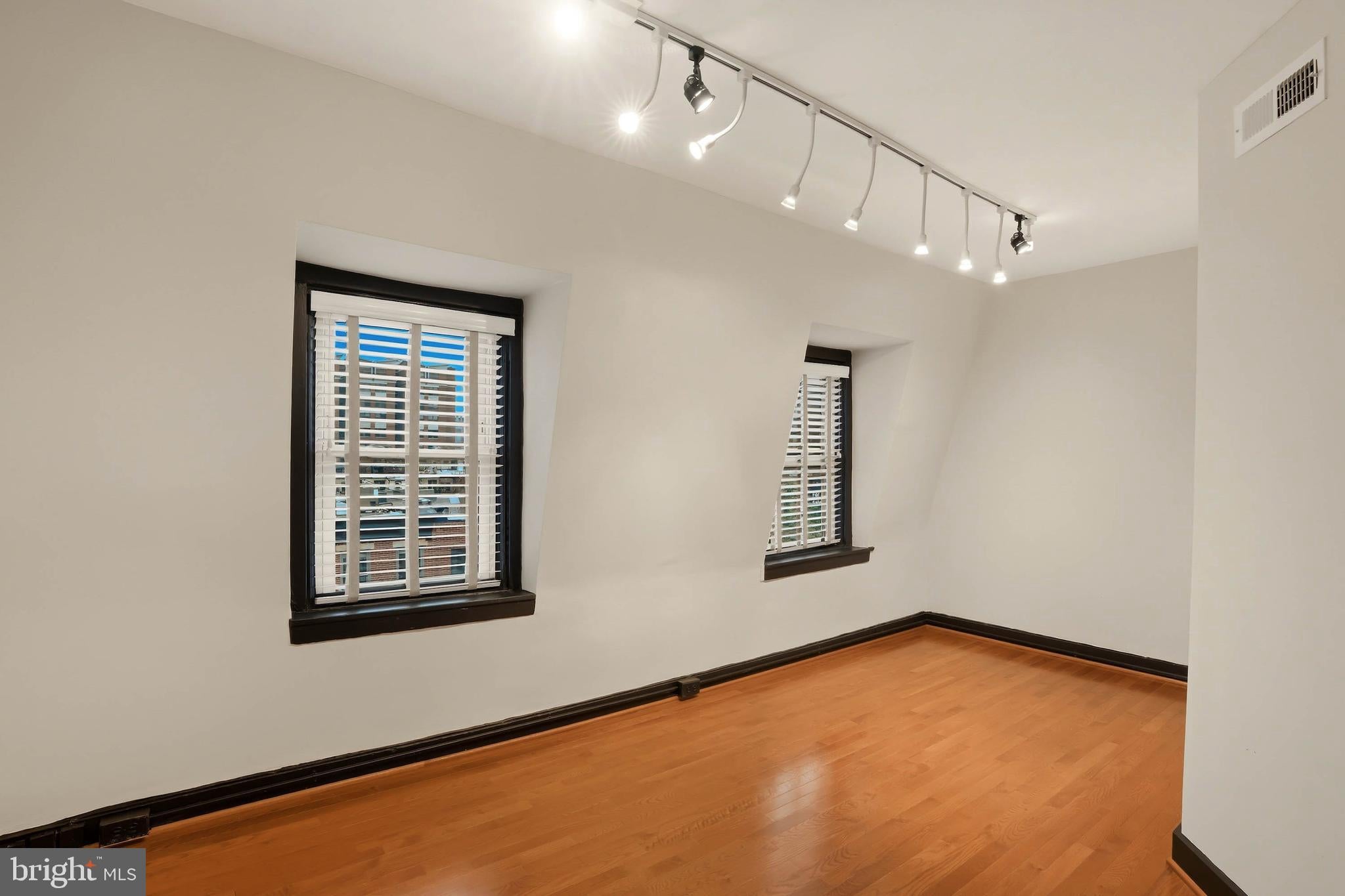 MOUNT VERNON - Residential