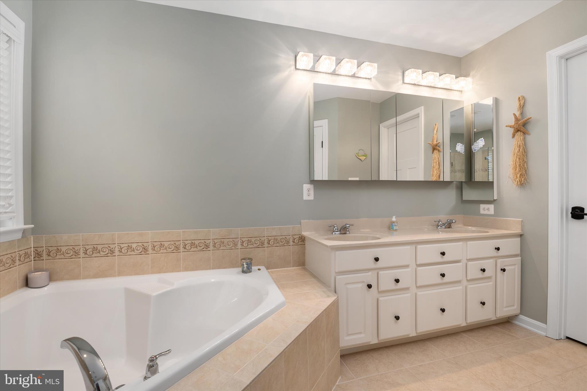 NORTH BROOK - Residential