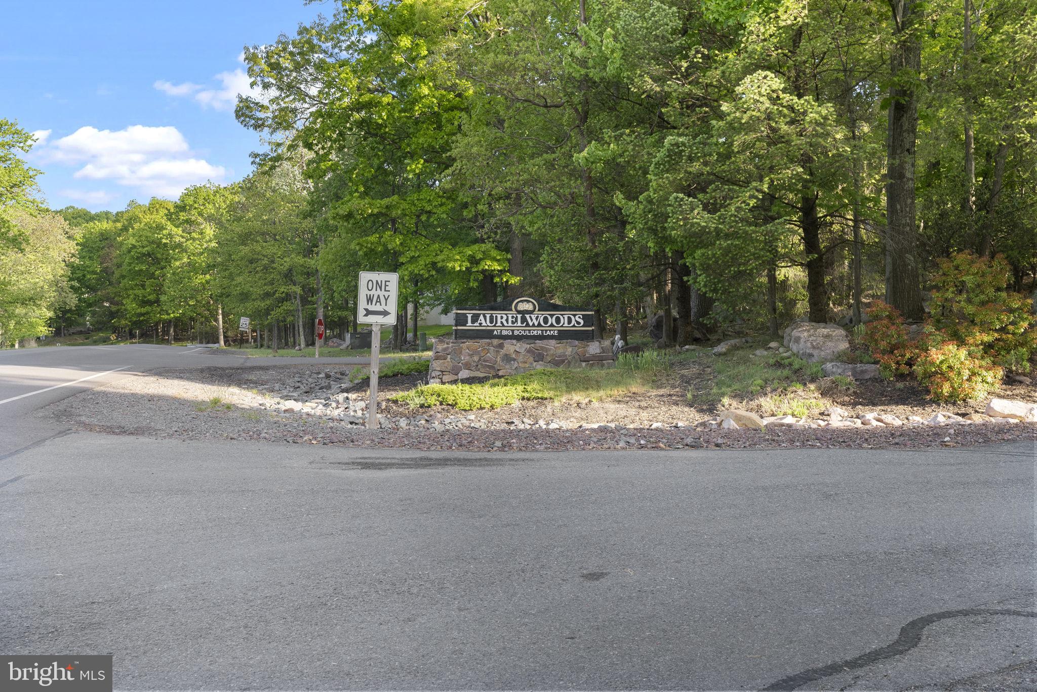 BIG BOULDER LAKE - Residential