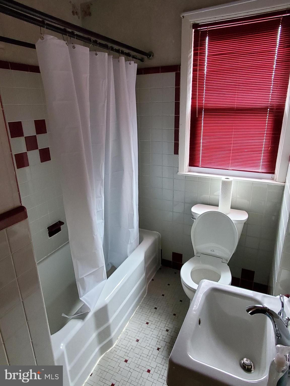 FOX CHASE MANOR - Residential