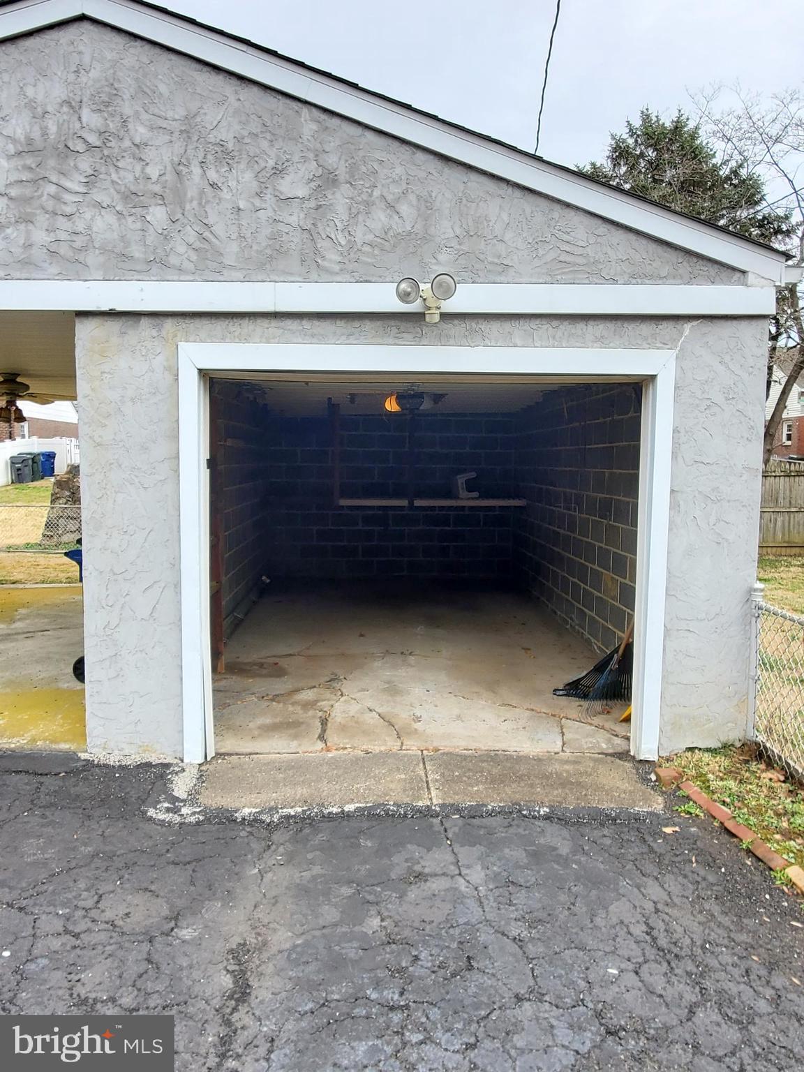 FOX CHASE MANOR - Residential