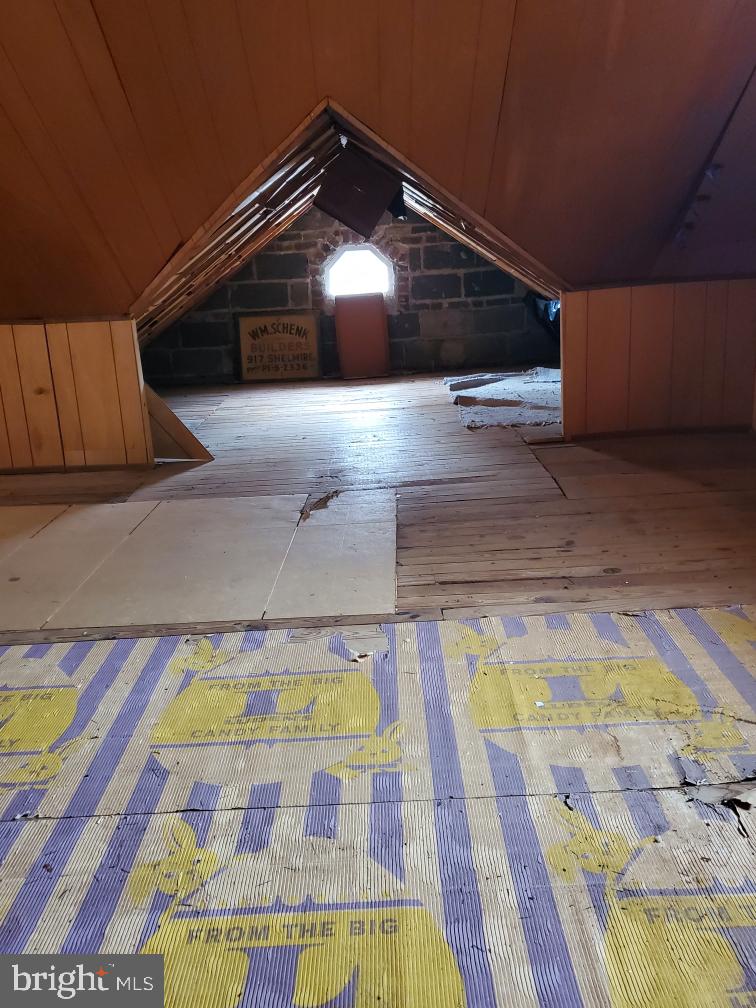 FOX CHASE MANOR - Residential