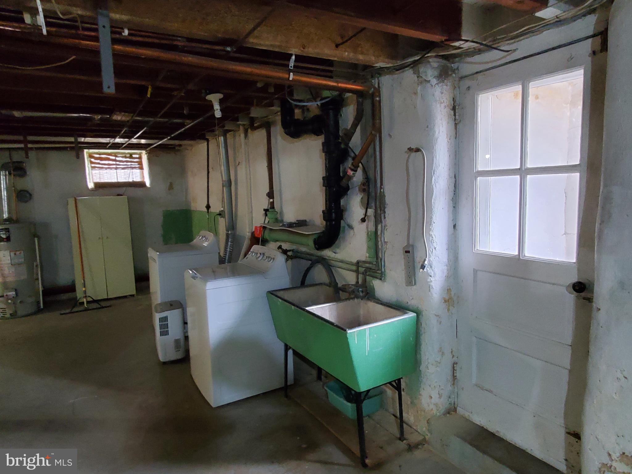 FOX CHASE MANOR - Residential