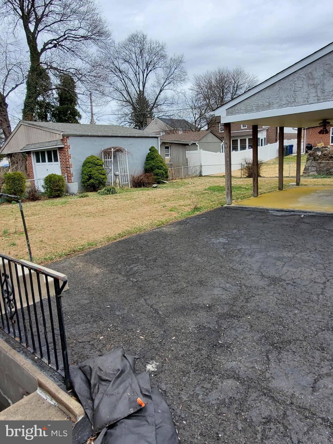 FOX CHASE MANOR - Residential