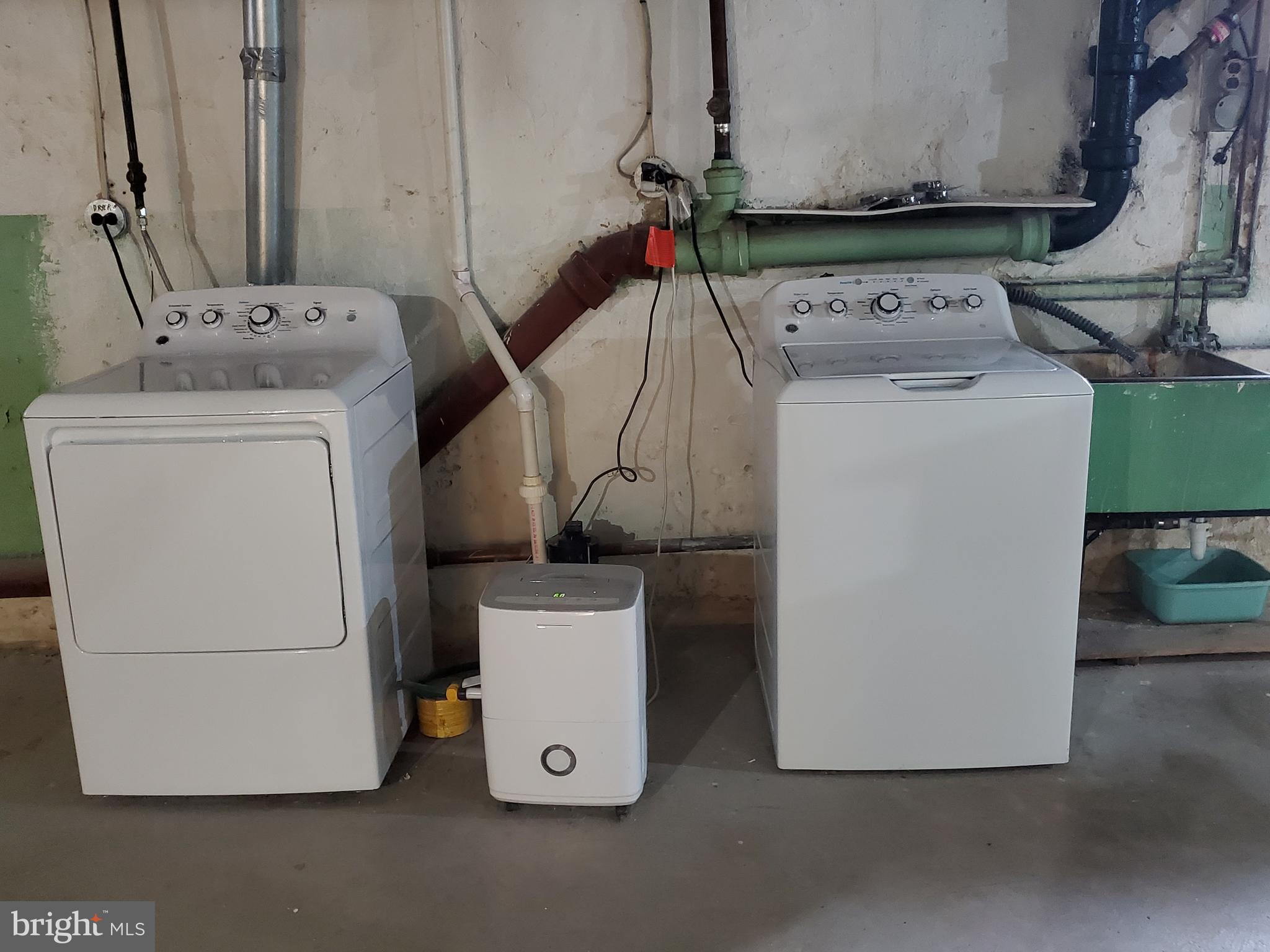 FOX CHASE MANOR - Residential