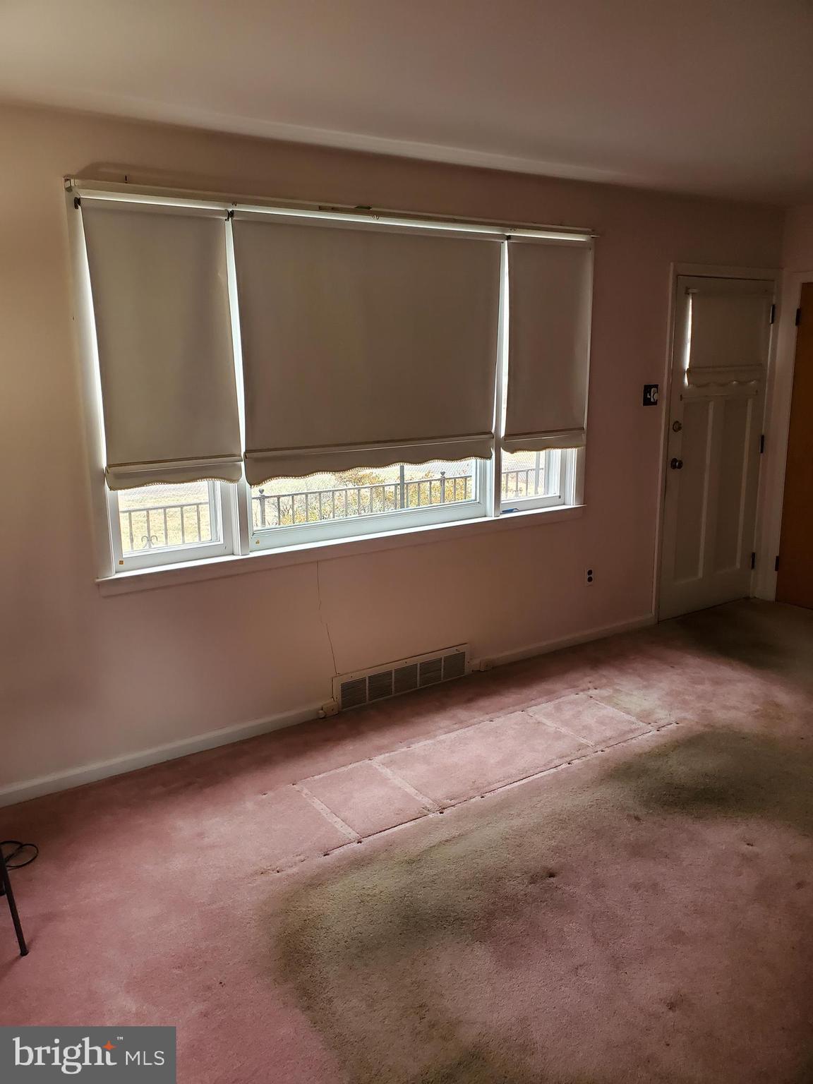 819 NW LONGSTRETH AVENUE