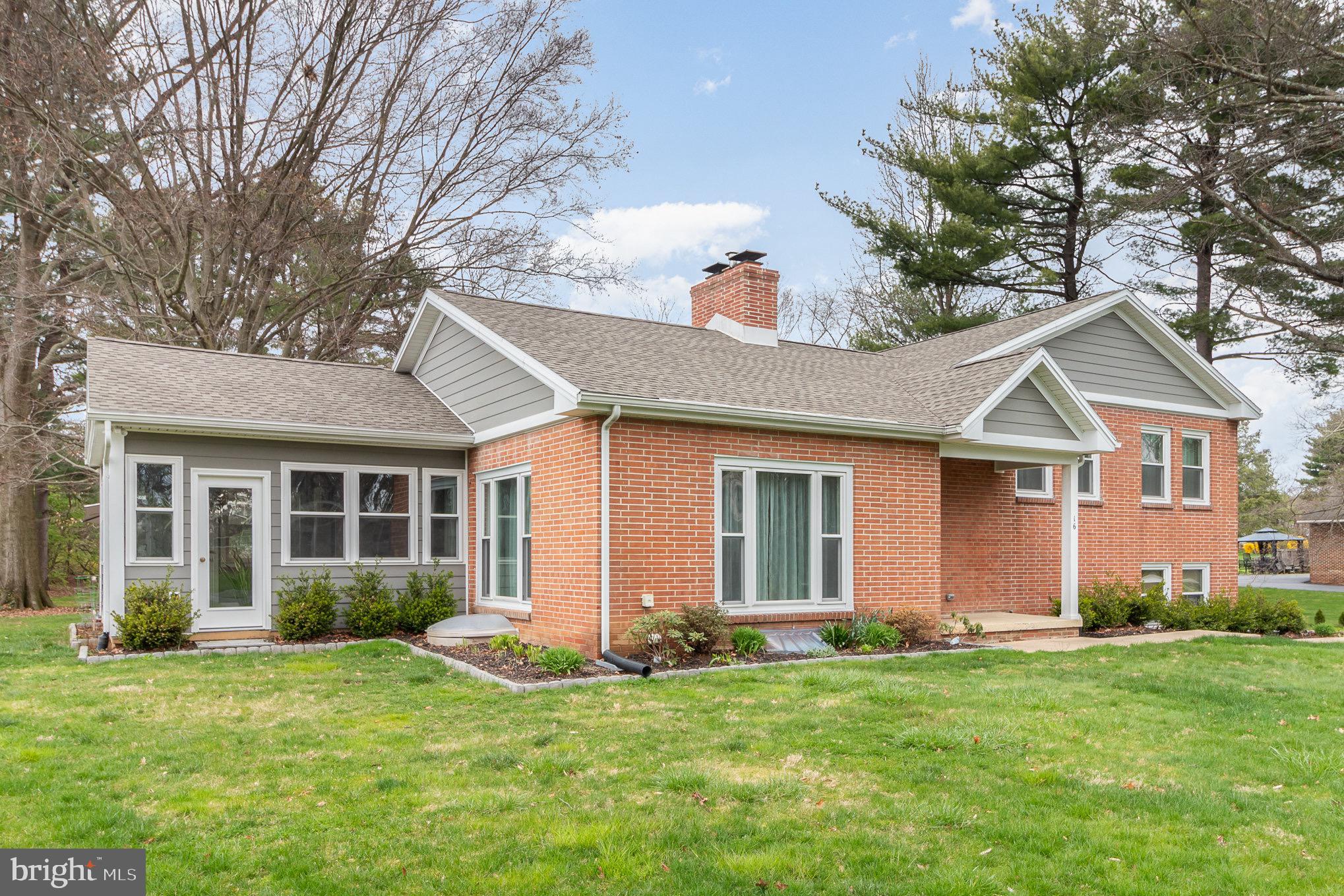 16 CIRCLE DRIVE