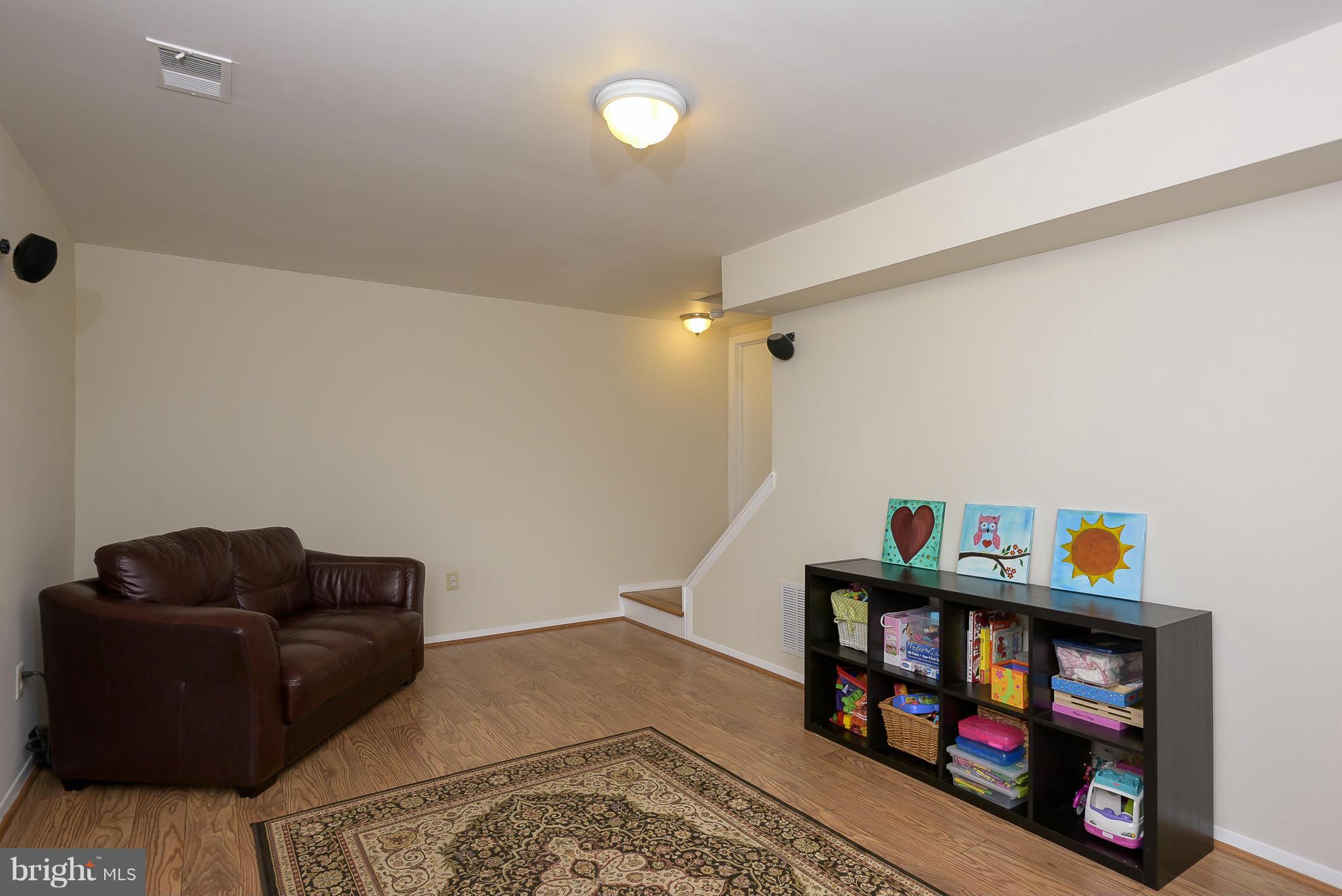 ELIZABETHS LANDING - Residential