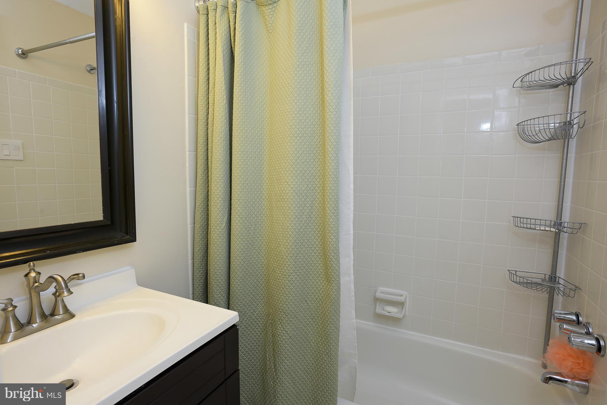 ELIZABETHS LANDING - Residential