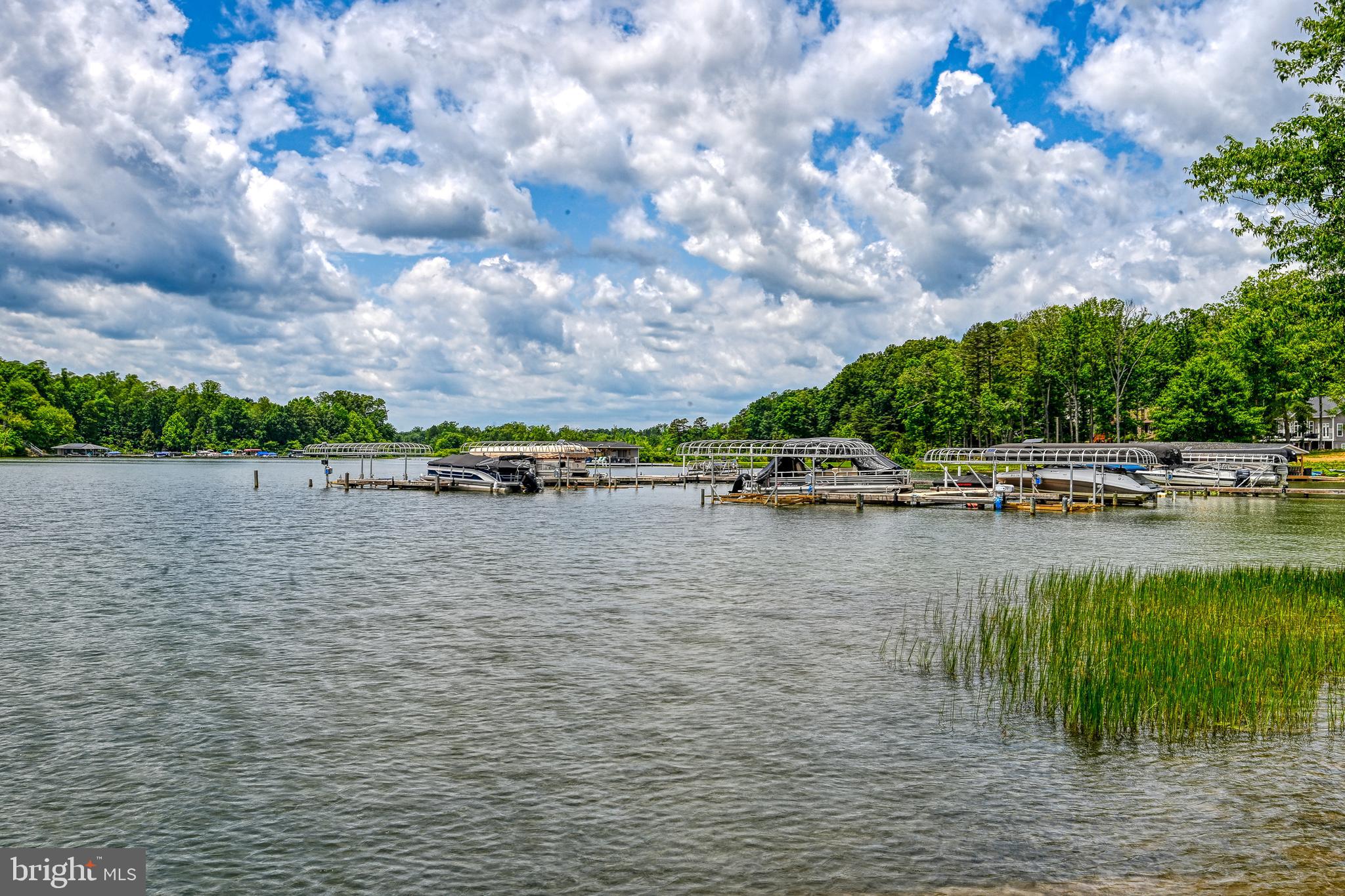 SHOREWOOD - Residential