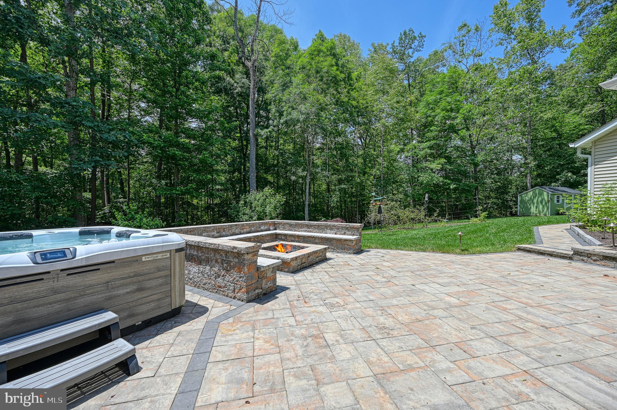 SHOREWOOD - Residential