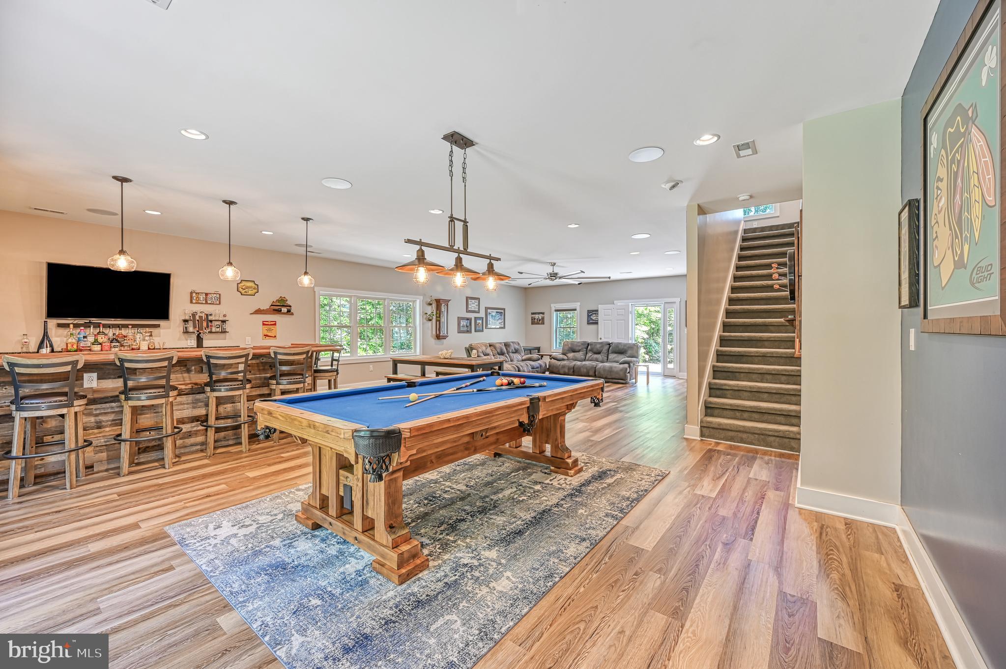 SHOREWOOD - Residential