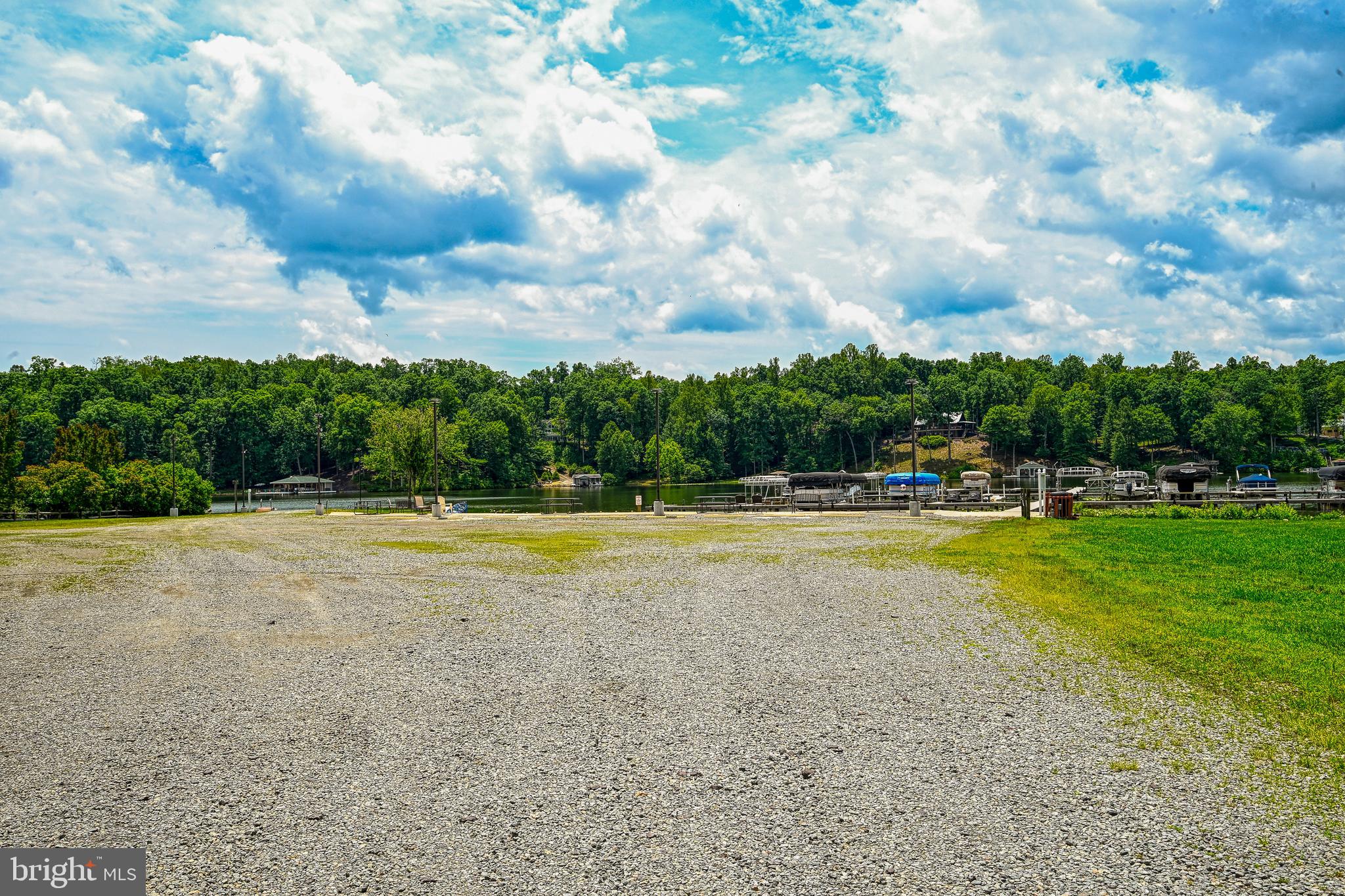 SHOREWOOD - Residential