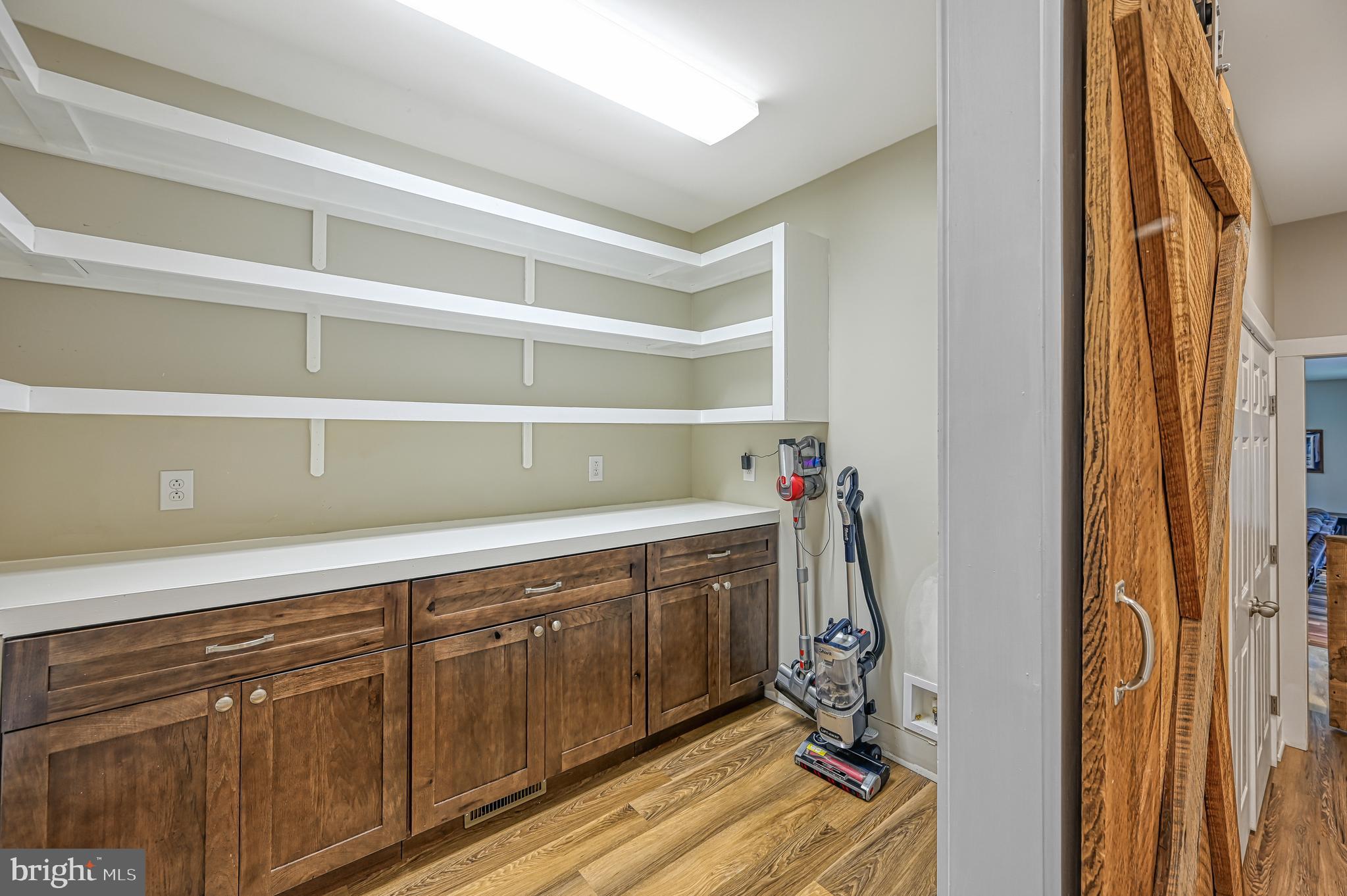 SHOREWOOD - Residential