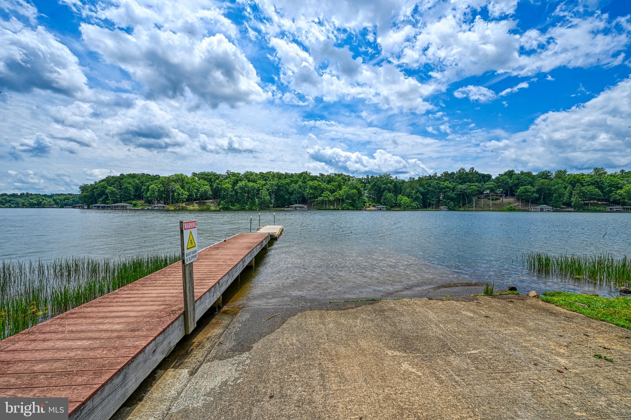SHOREWOOD - Residential