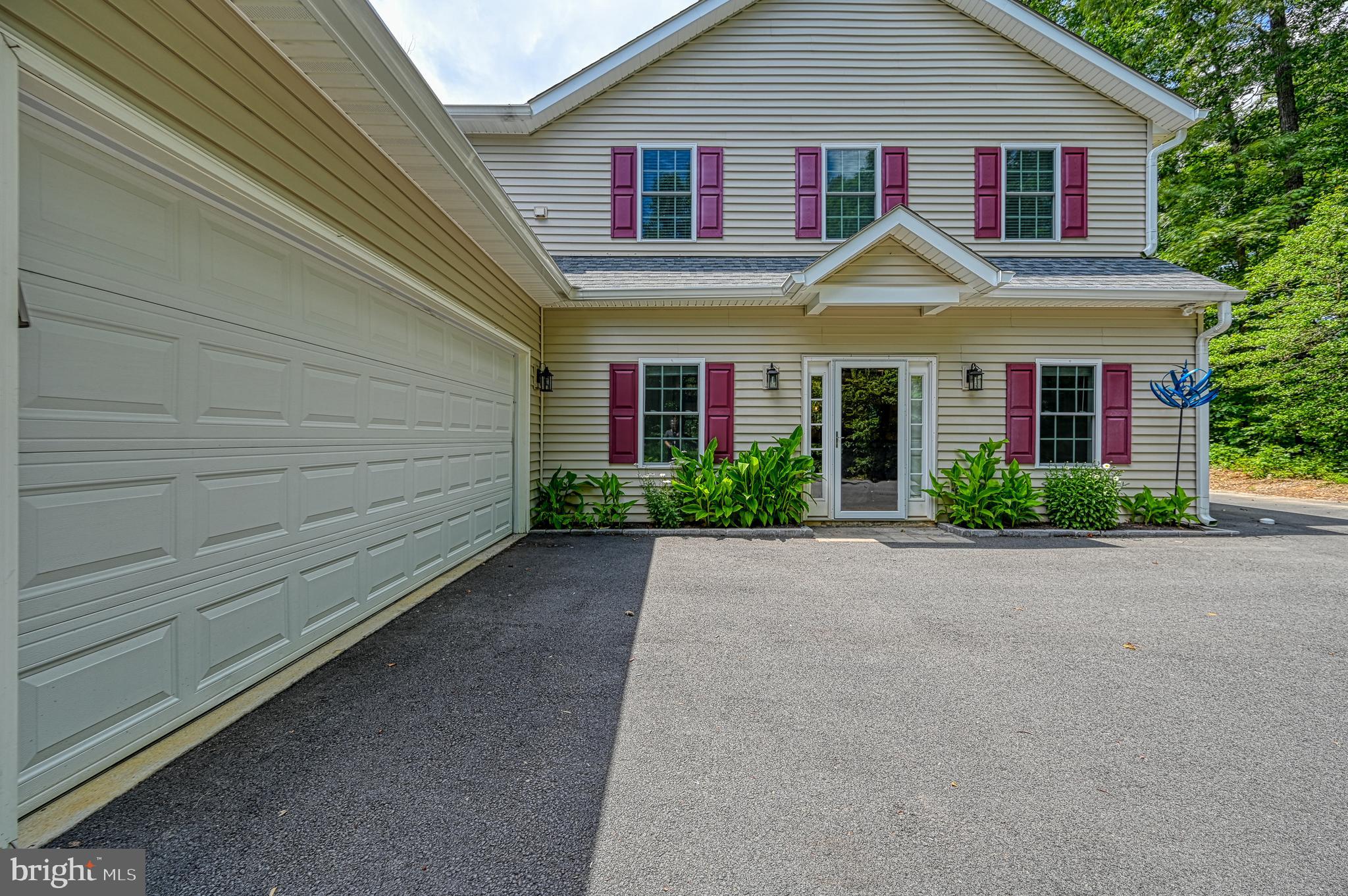 SHOREWOOD - Residential