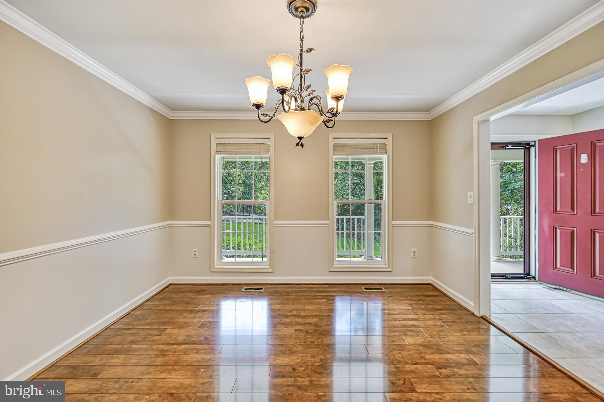 SHOREWOOD - Residential