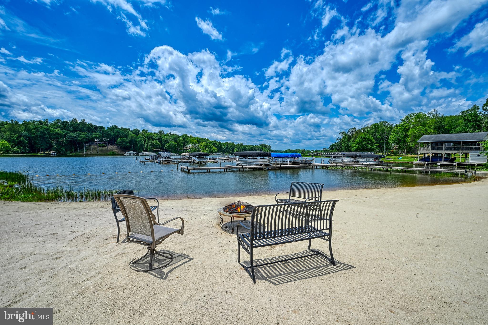 SHOREWOOD - Residential