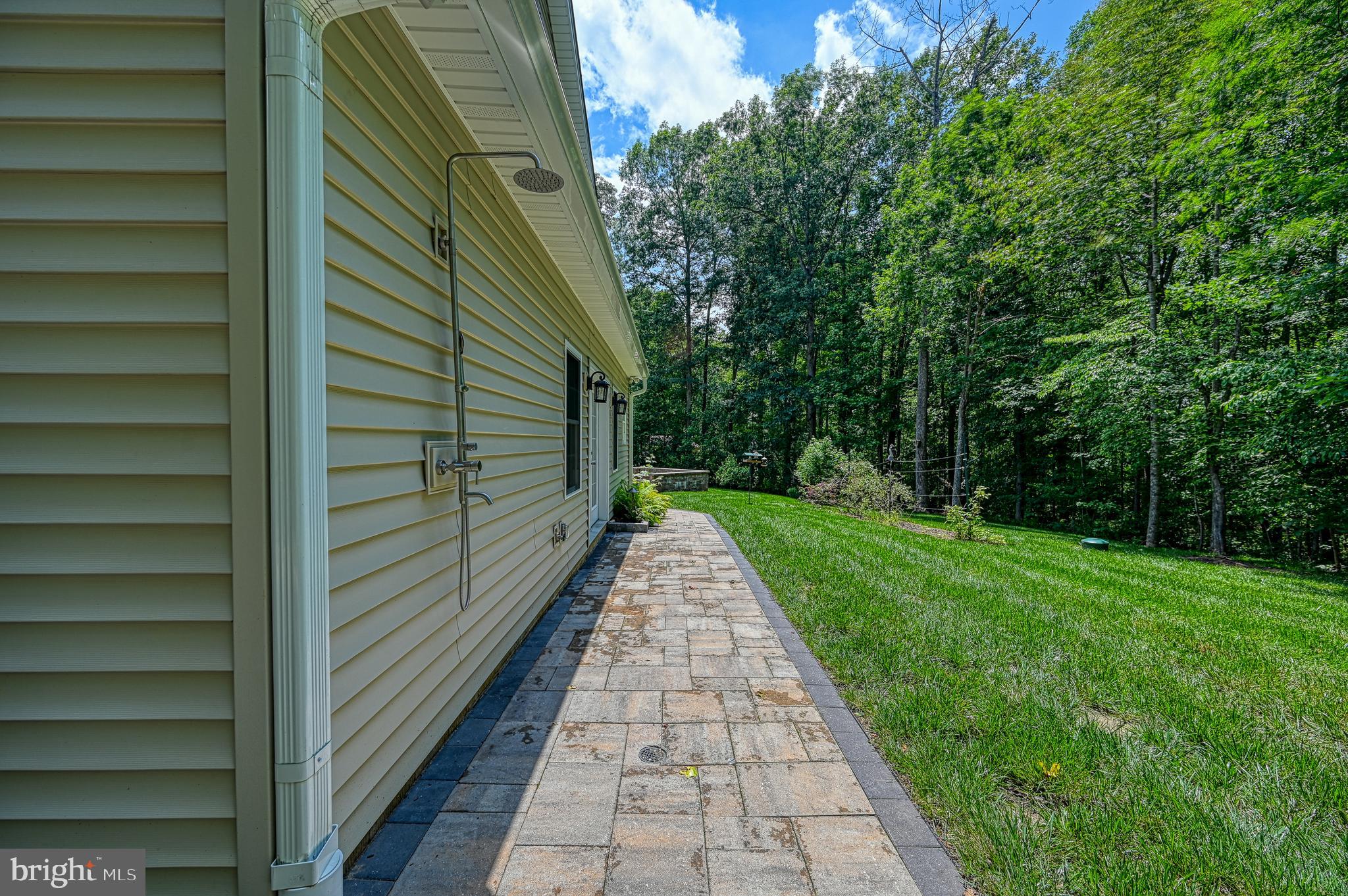 SHOREWOOD - Residential